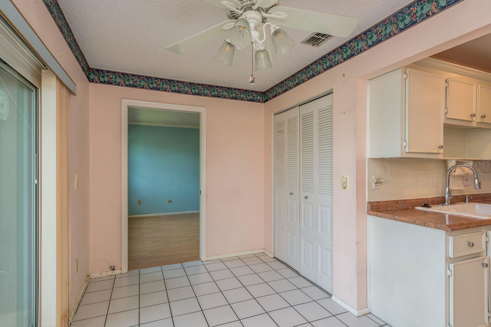 Image 21 of 59 For 7975 58th Avenue N 409