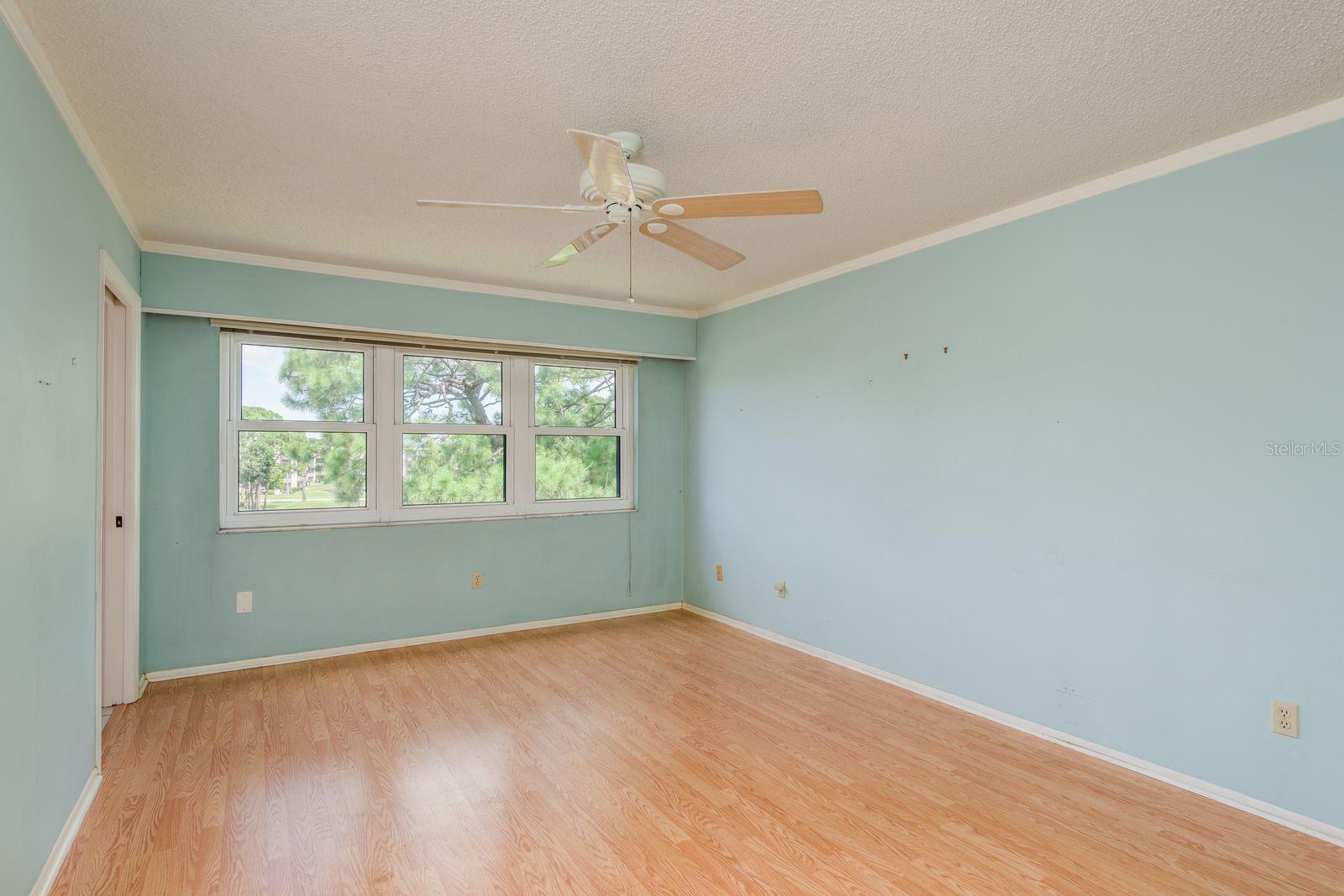 Image 23 of 59 For 7975 58th Avenue N 409