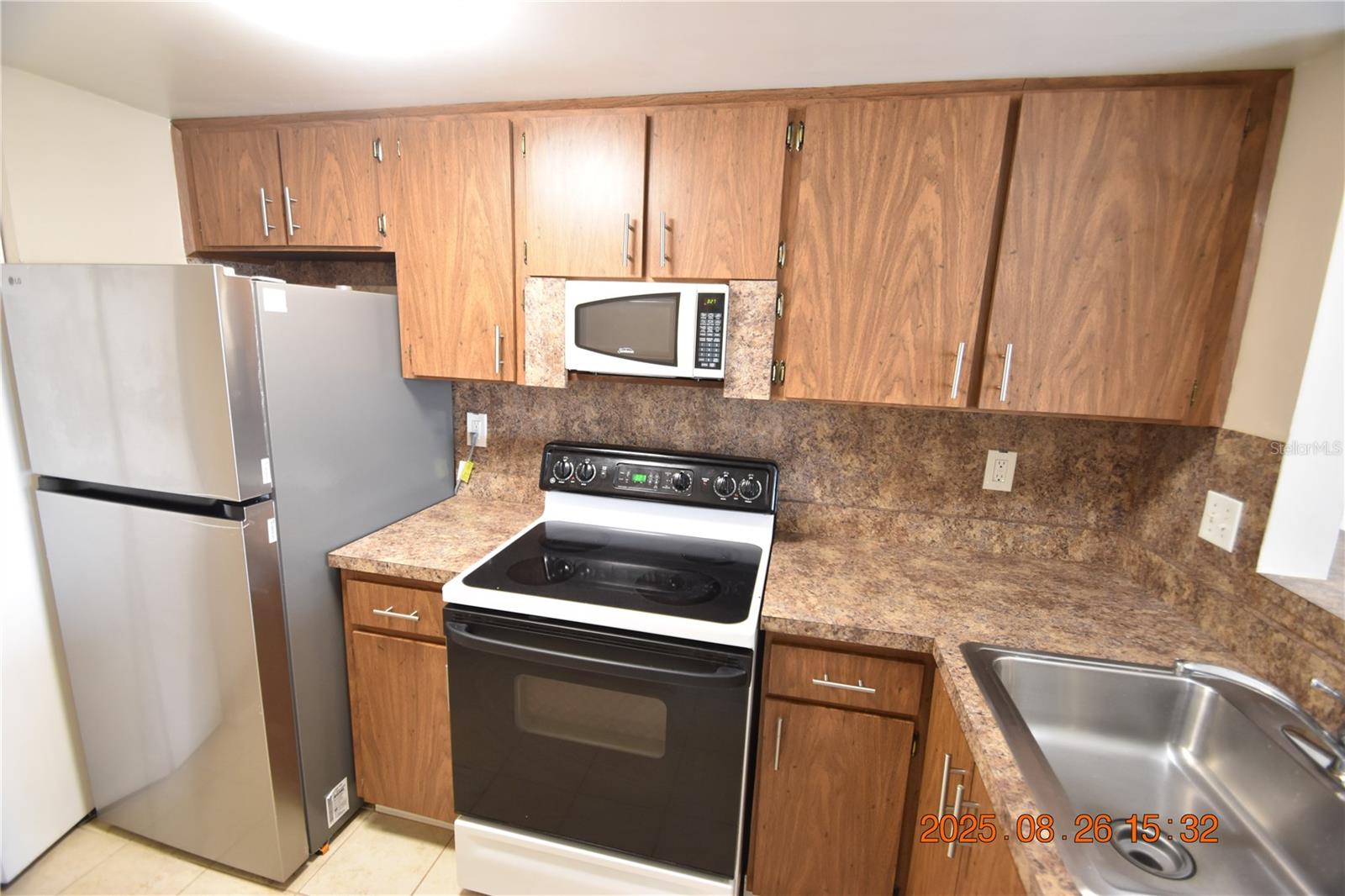 Image 18 of 30 For 3814 Lake Drive 70