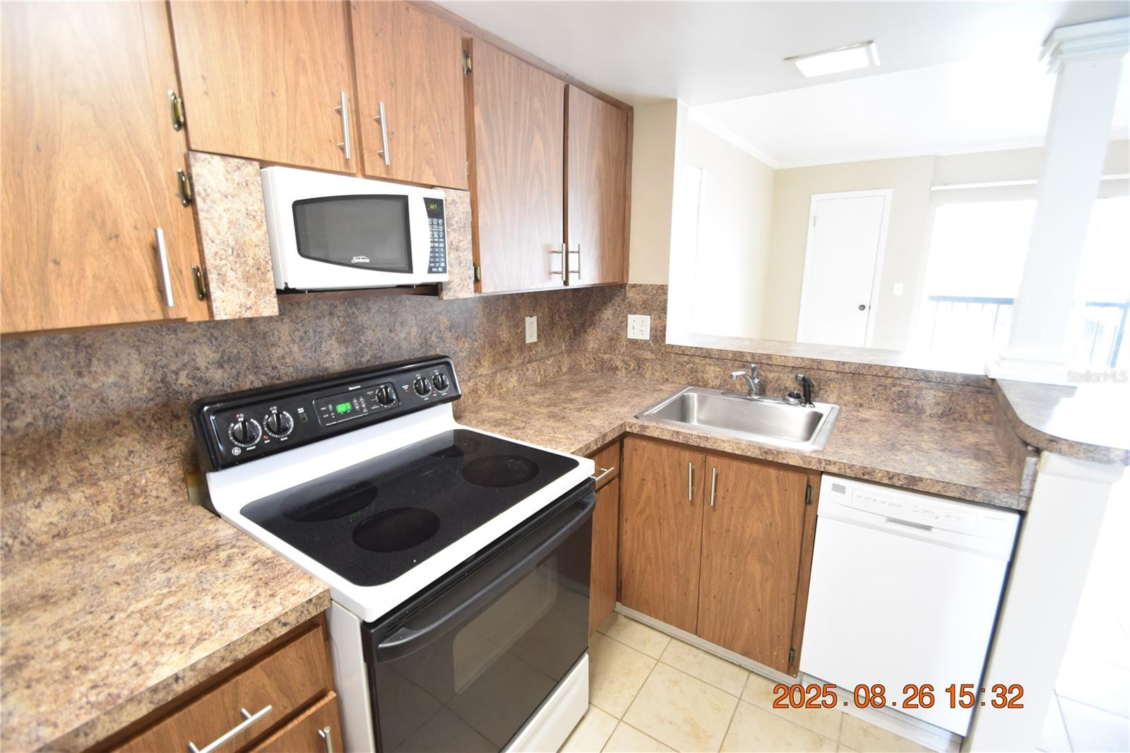 Image 19 of 30 For 3814 Lake Drive 70