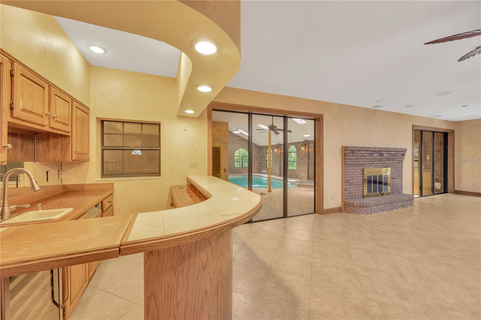Image 4 of 83 For 902 River Rapids Avenue