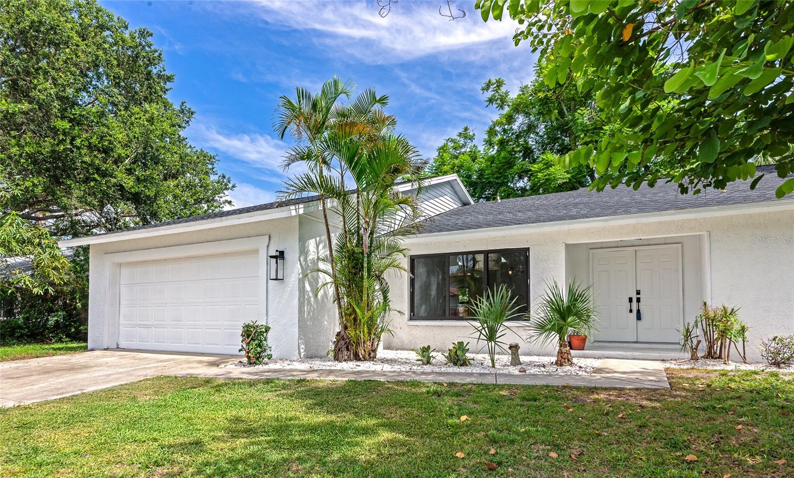 Details for 1658 Ridgewood Lane, SARASOTA, FL 34231