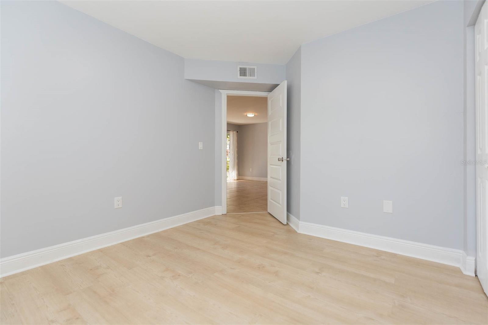 Image 22 of 26 For 10024 Strafford Oak Court 806