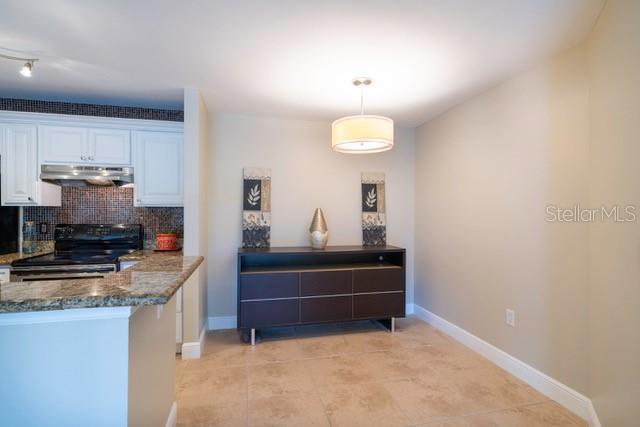 Image 9 of 18 For 10024 Strafford Oak Court 806