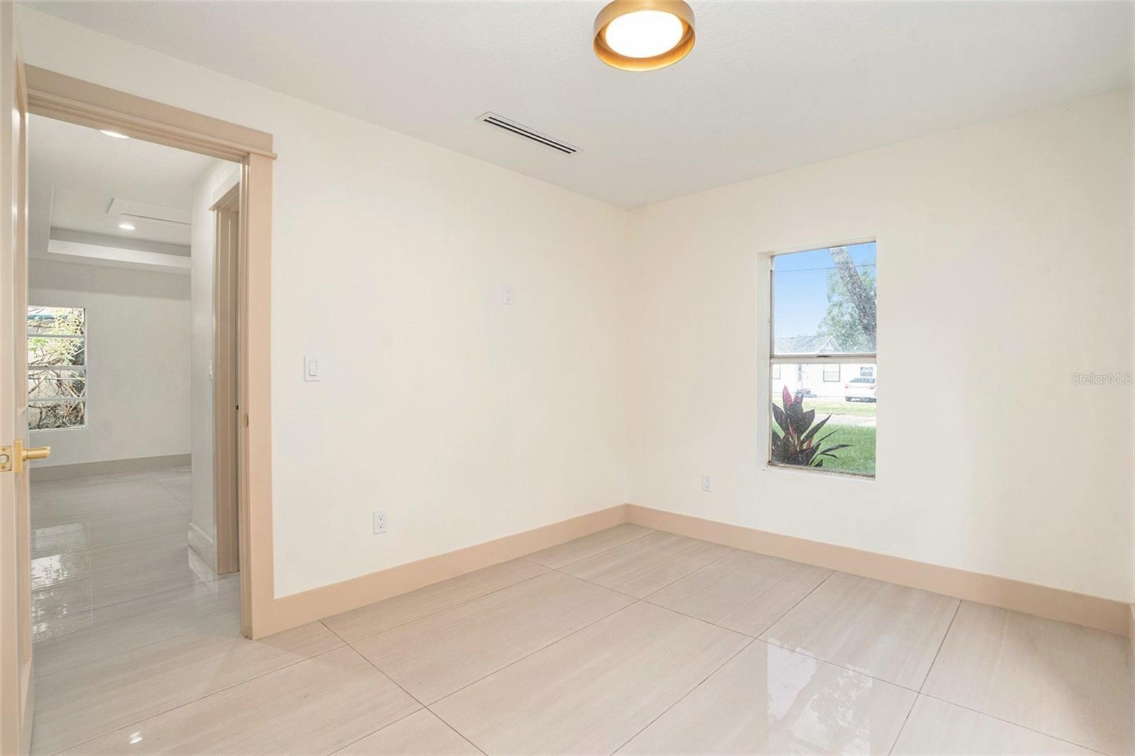 Image 19 of 35 For 1508 Comanche Avenue