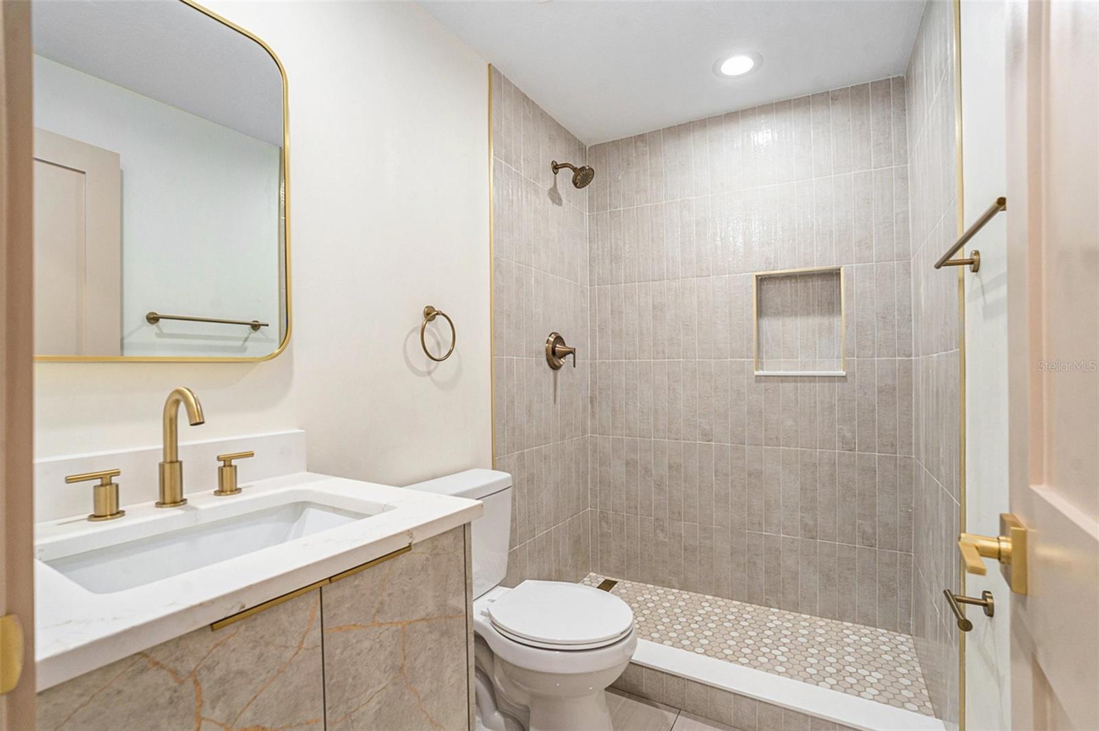 Image 21 of 35 For 1508 Comanche Avenue