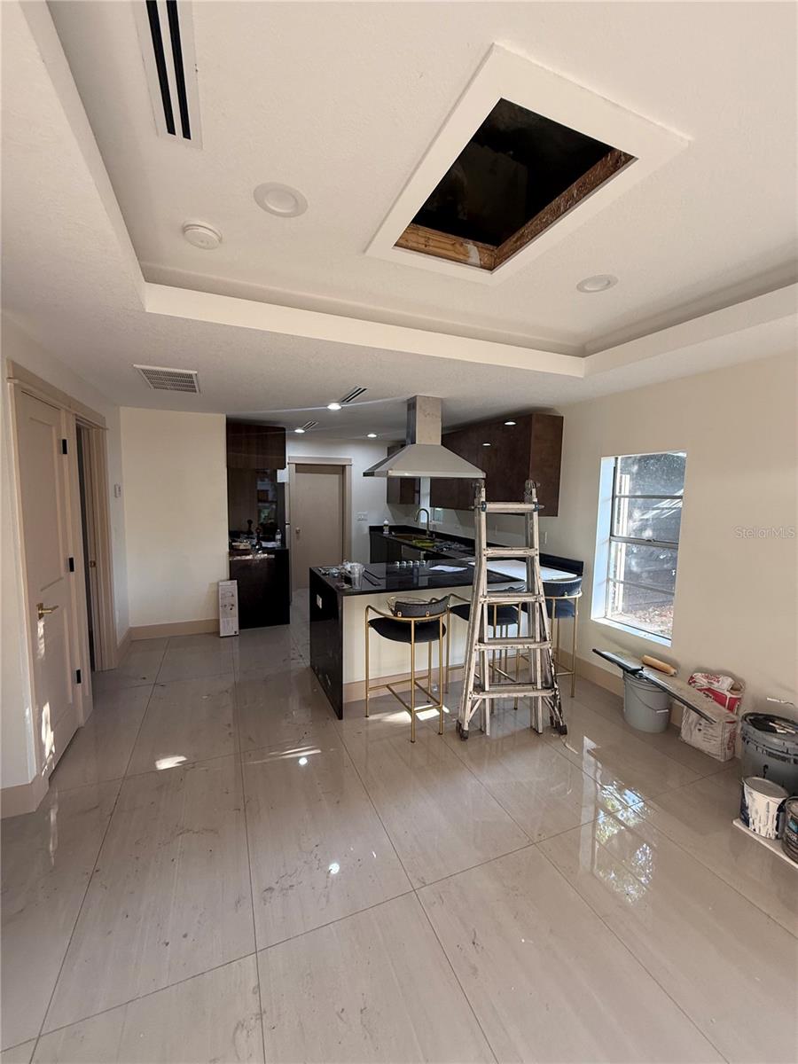 Image 3 of 12 For 1508 Comanche Avenue