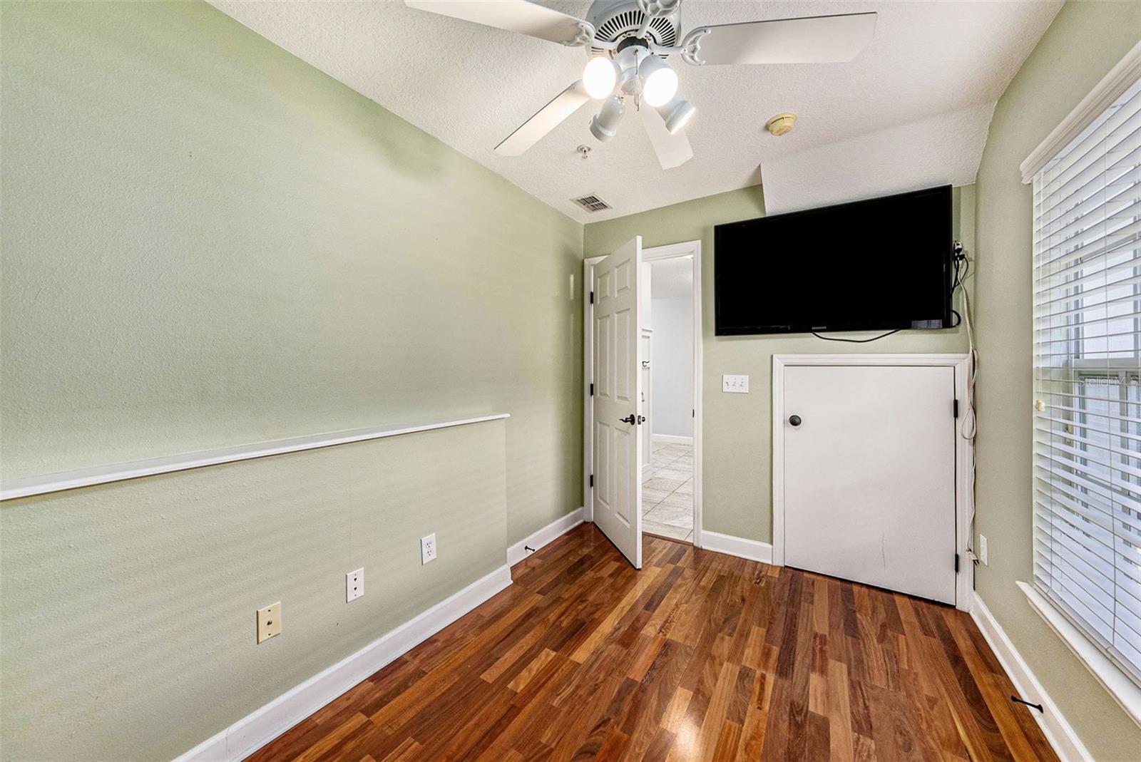 Image 10 of 32 For 3111 De Leon Street 10