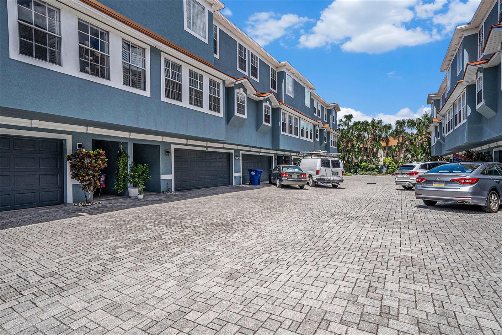 Image 5 of 32 For 3111 De Leon Street 10