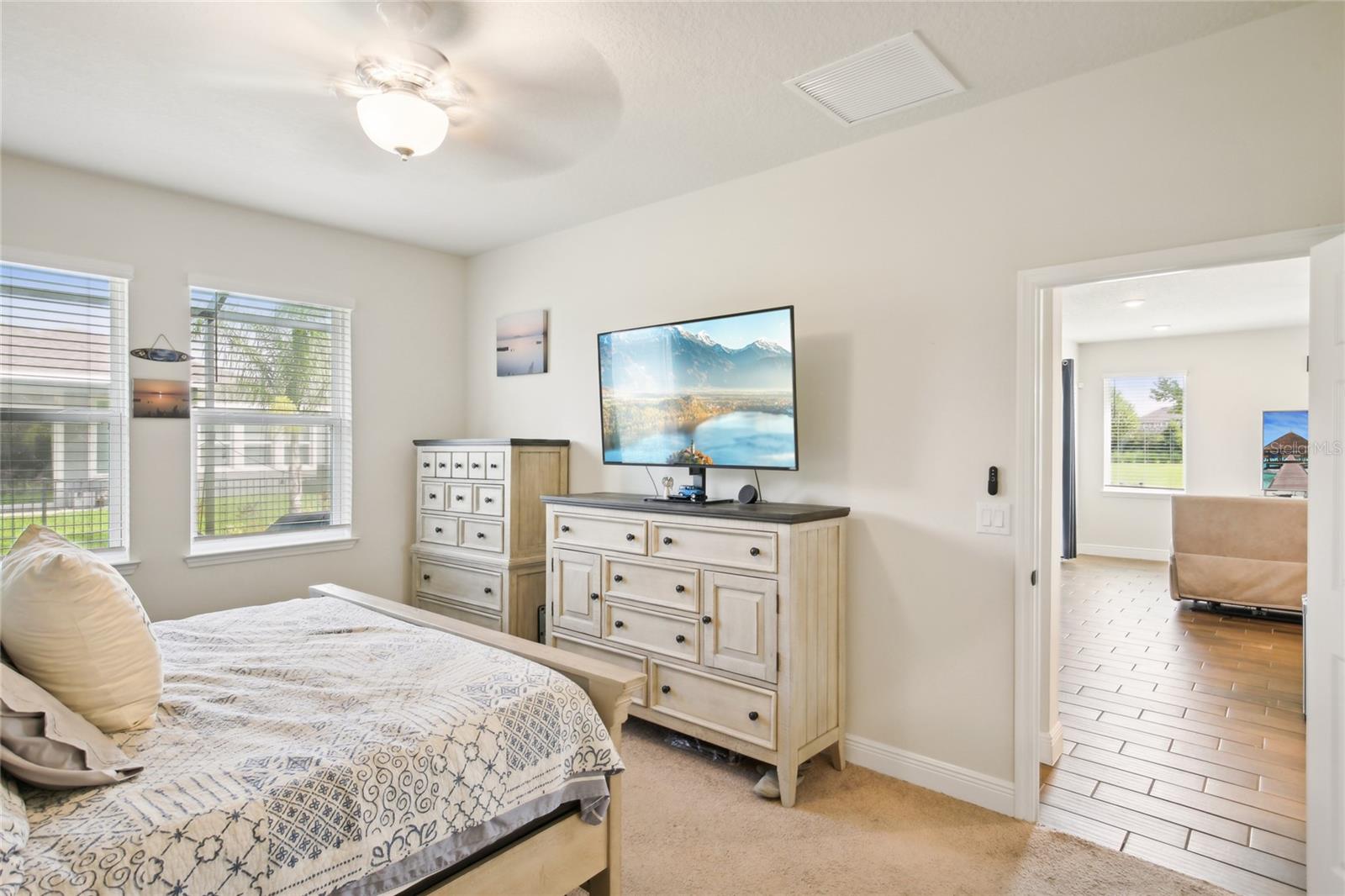 Image 15 of 49 For 6240 Sea Air Drive