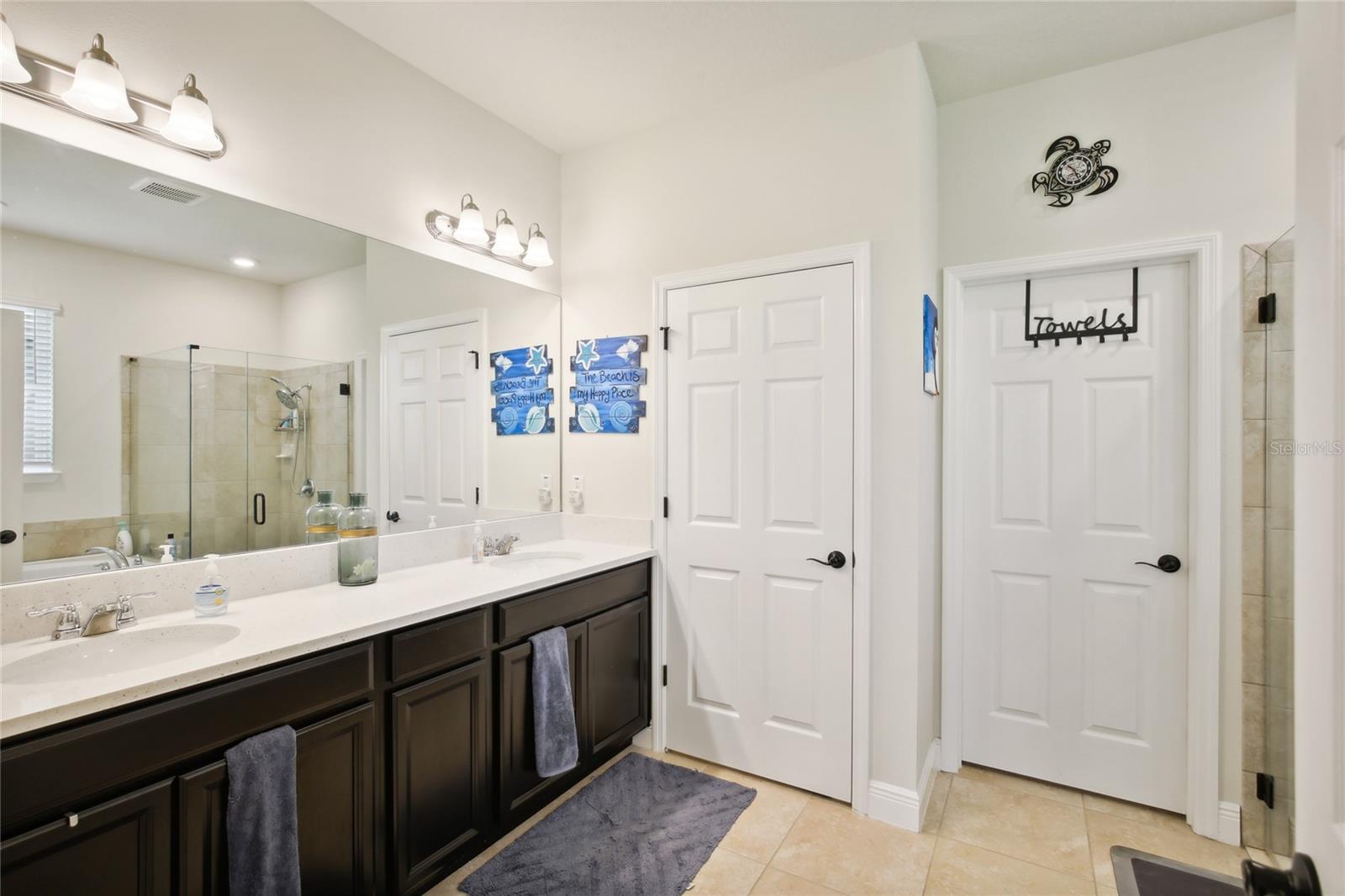 Image 17 of 49 For 6240 Sea Air Drive