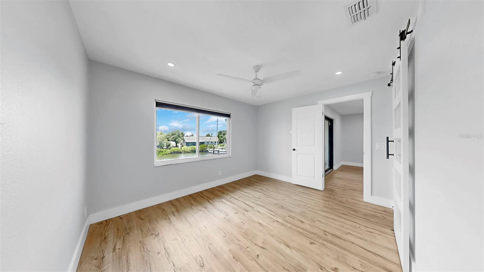 Image 16 of 37 For 662 Yardarm Drive