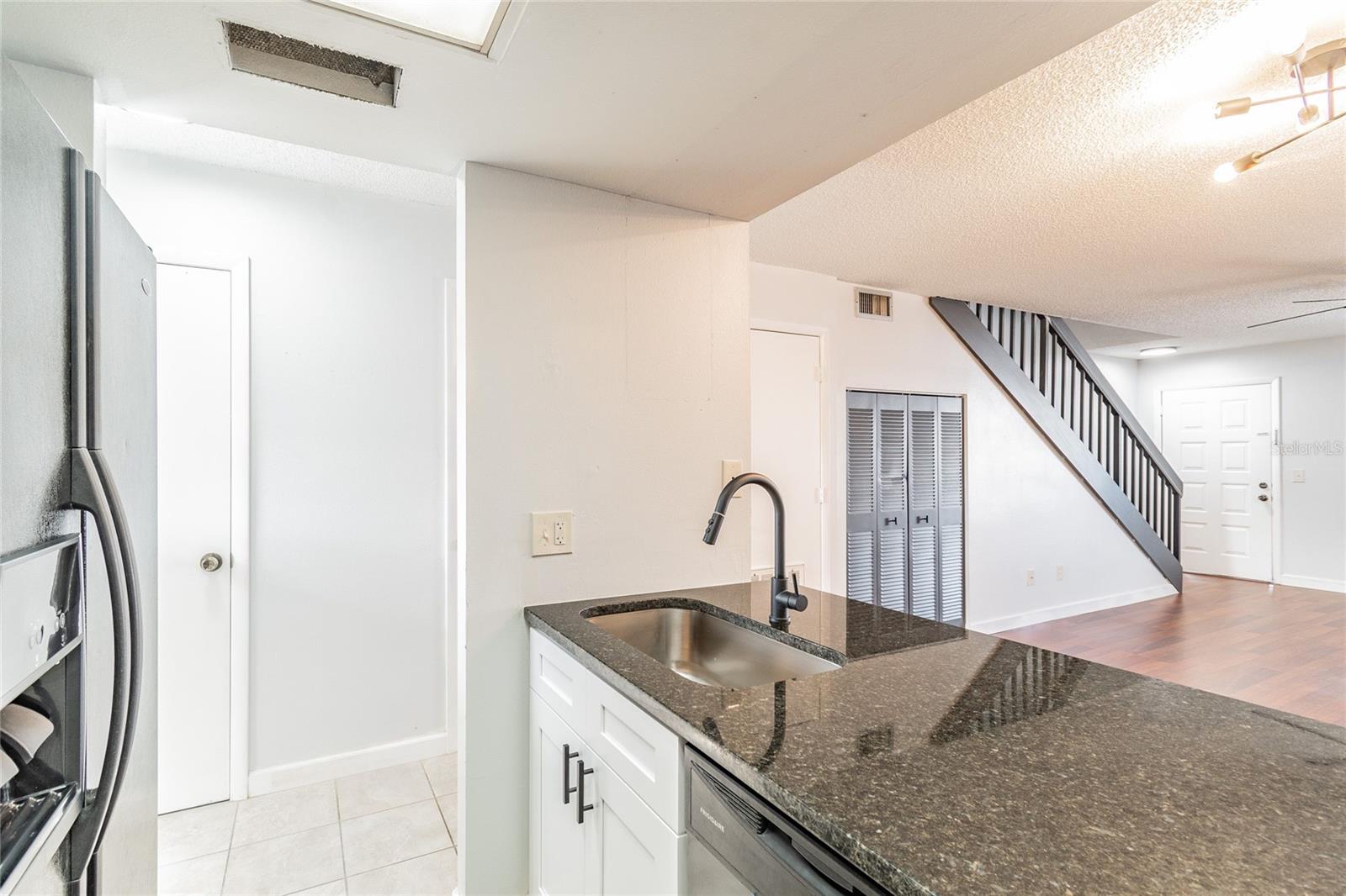Image 12 of 30 For 4907 Mcelroy Avenue H209