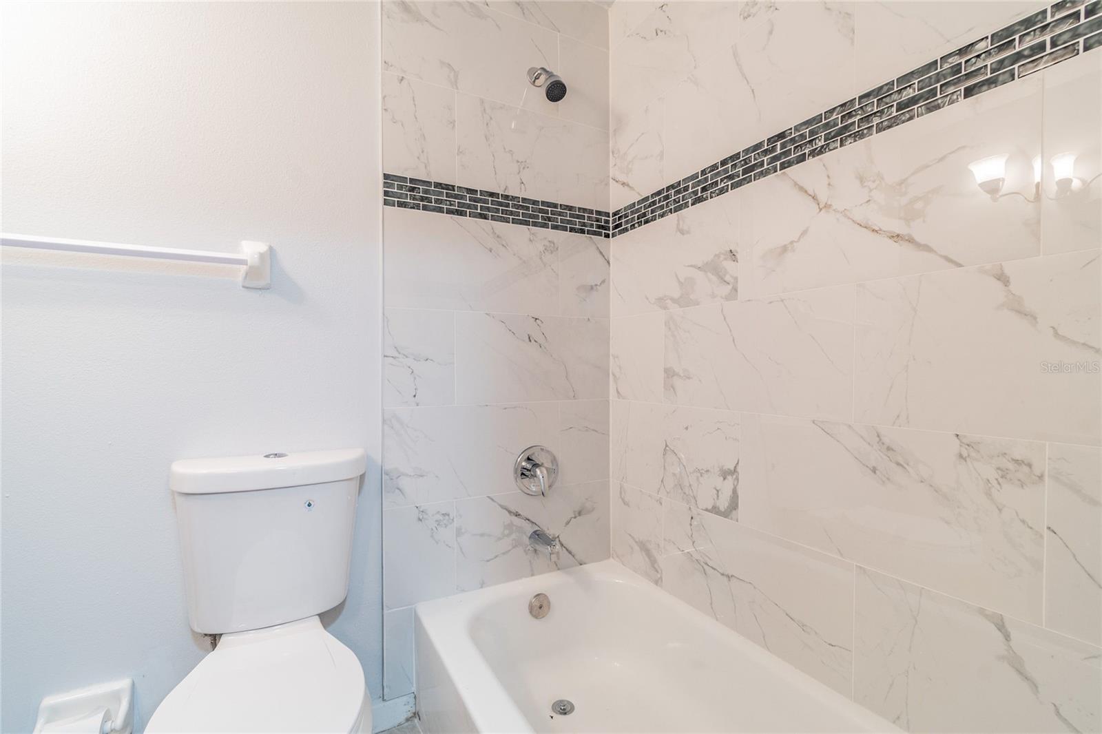 Image 20 of 30 For 4907 Mcelroy Avenue H209