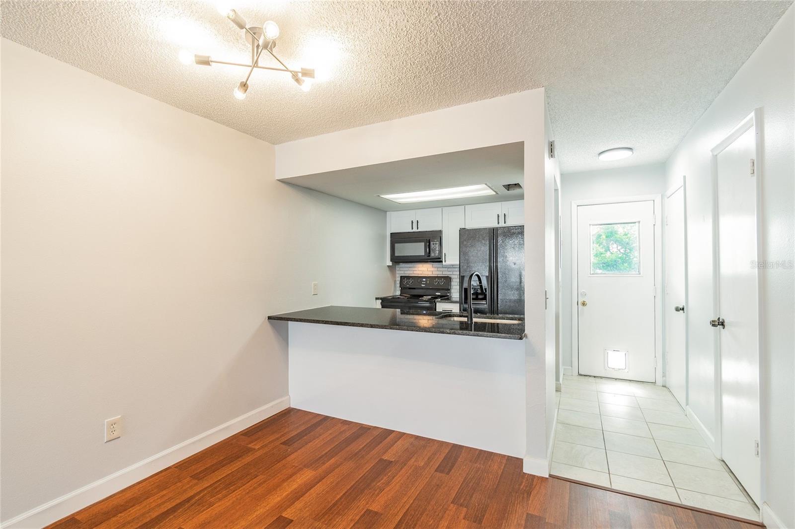 Image 8 of 30 For 4907 Mcelroy Avenue H209