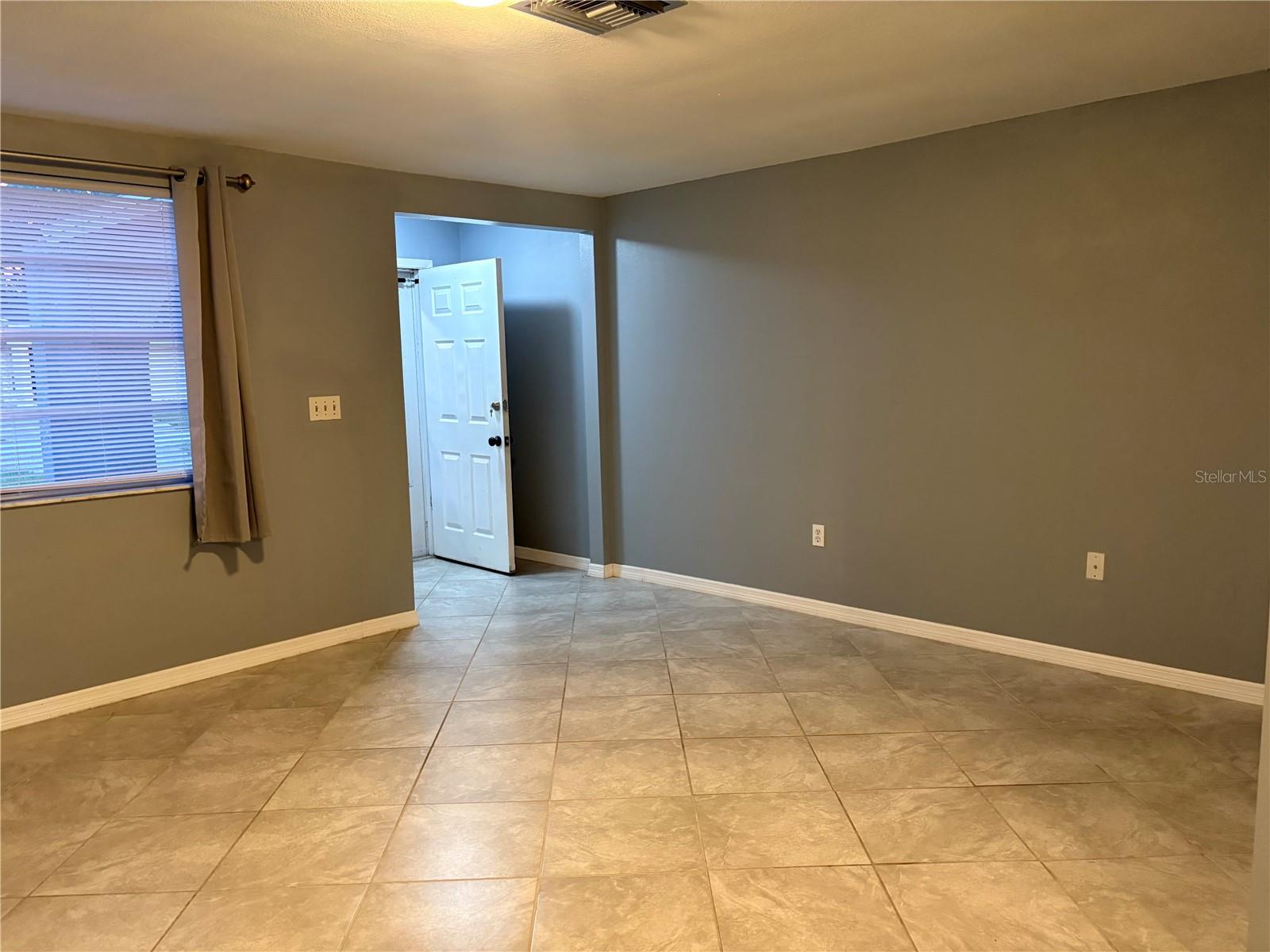 Image 2 of 66 For 1529 Larkin Road