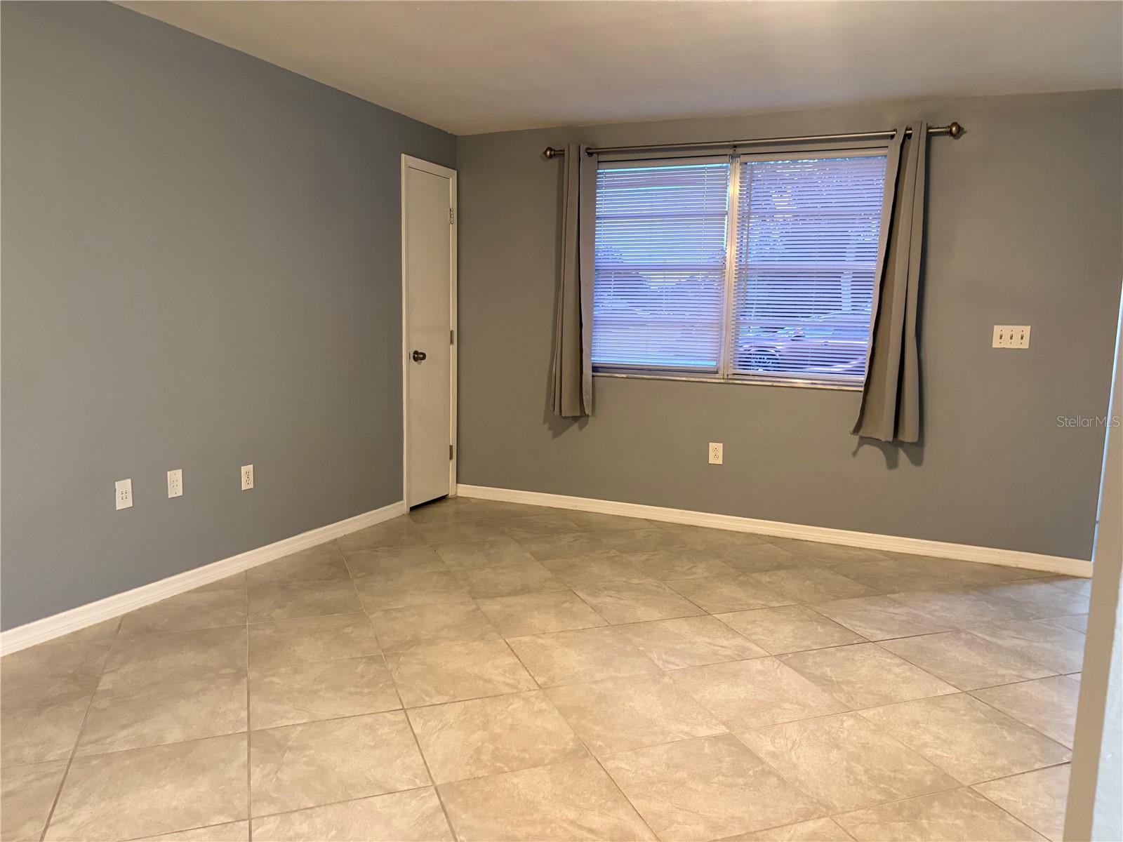 Image 3 of 66 For 1529 Larkin Road