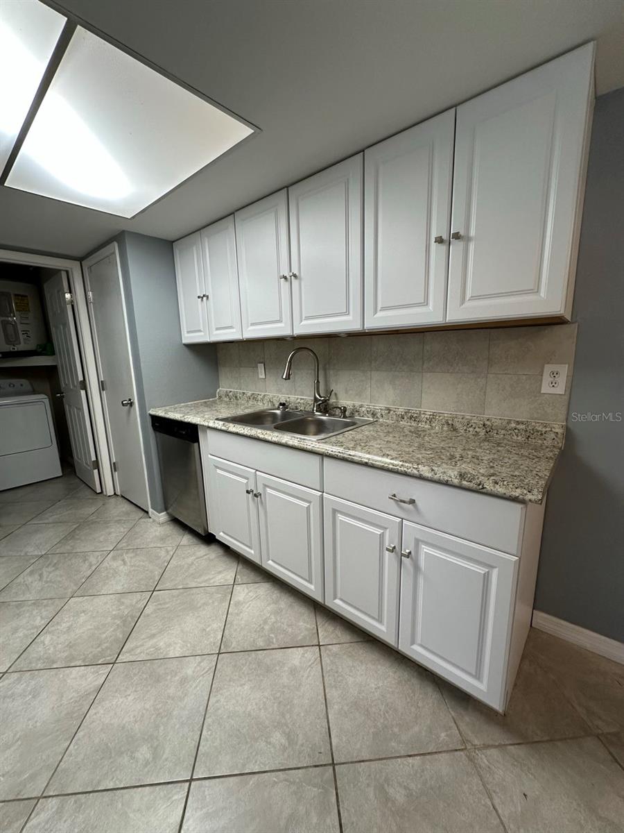 Image 30 of 66 For 1529 Larkin Road