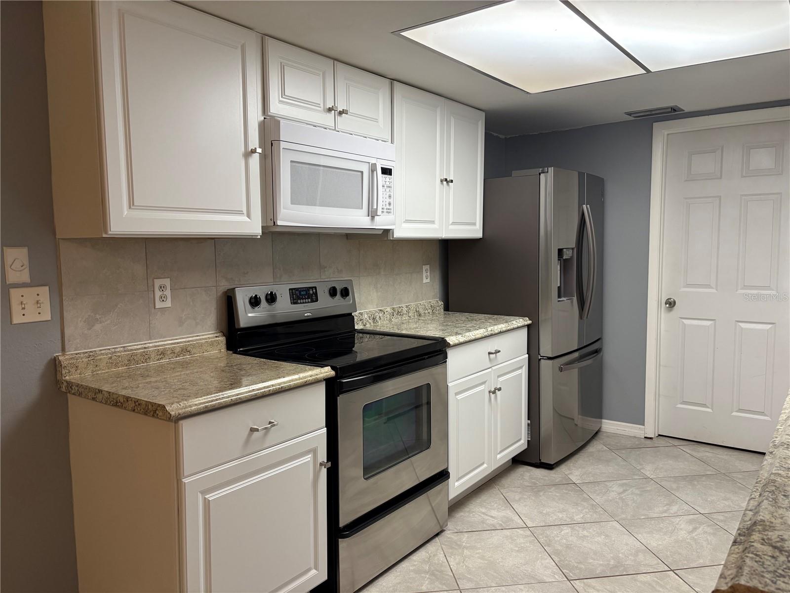 Image 4 of 66 For 1529 Larkin Road