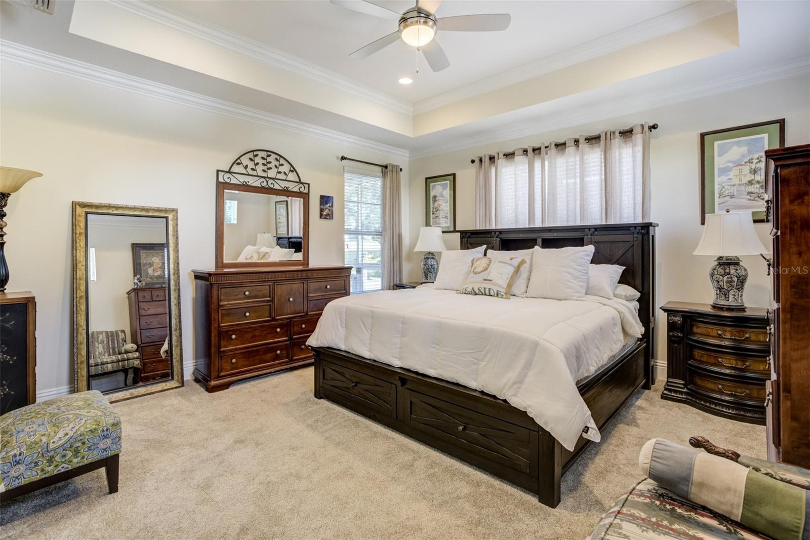 Listing photo id 10 for 201 4th Avenue S