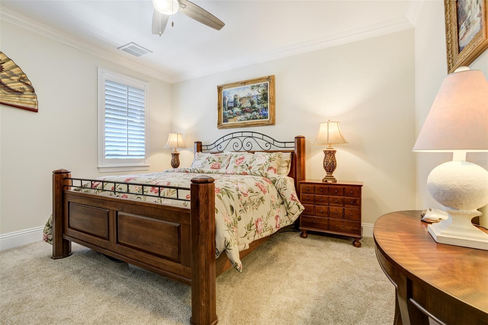 Listing photo id 28 for 201 4th Avenue S