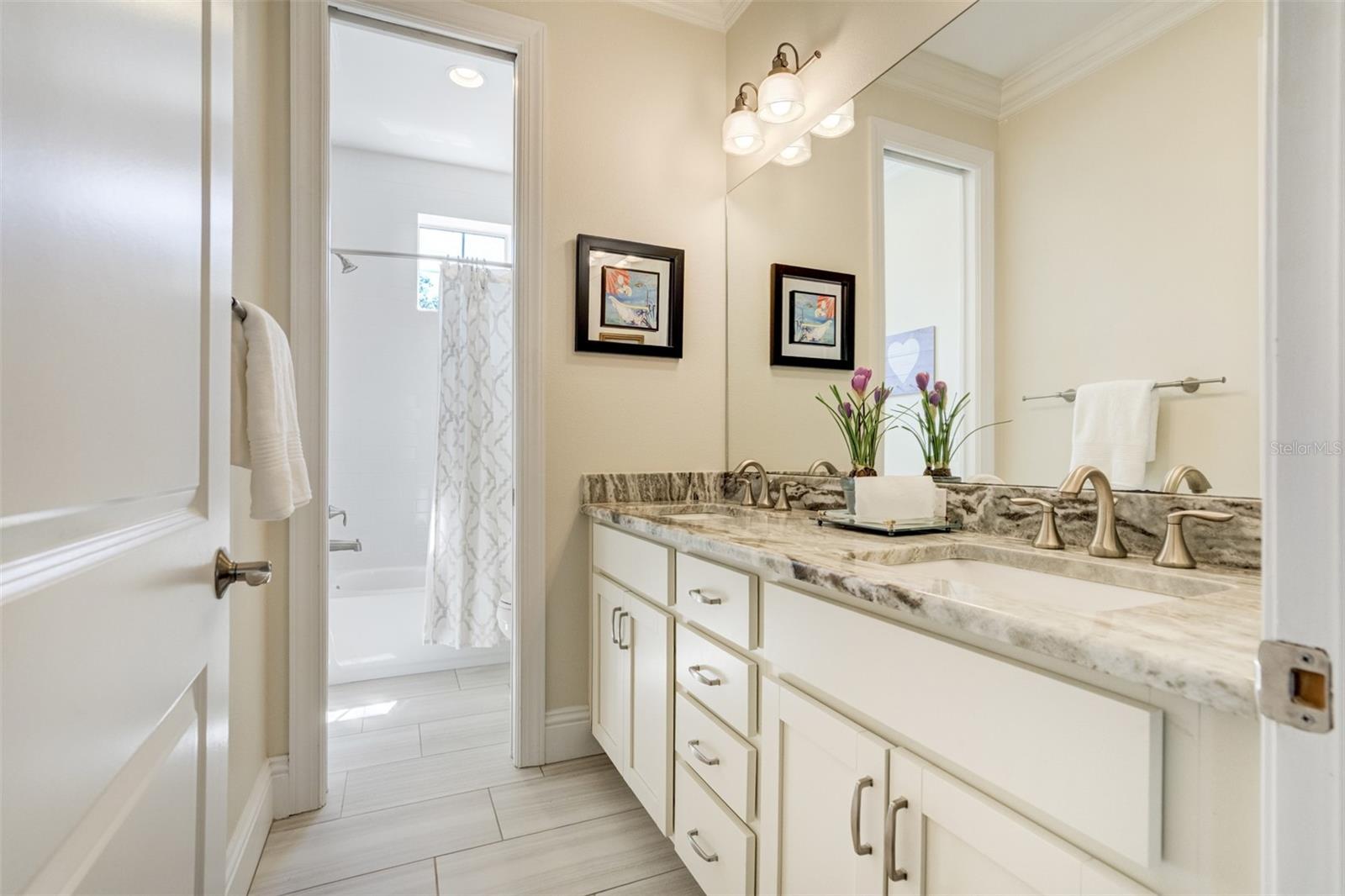 Listing photo id 32 for 201 4th Avenue S