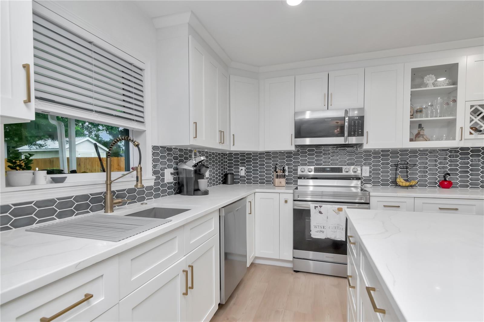 Image 20 of 38 For 4306 West Shore Boulevard