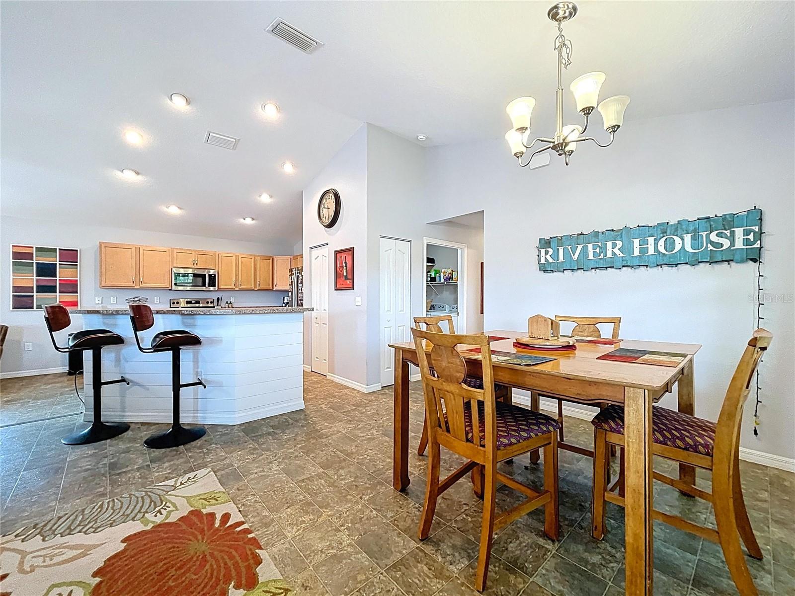 Listing photo id 19 for 3911 Nokomis Point