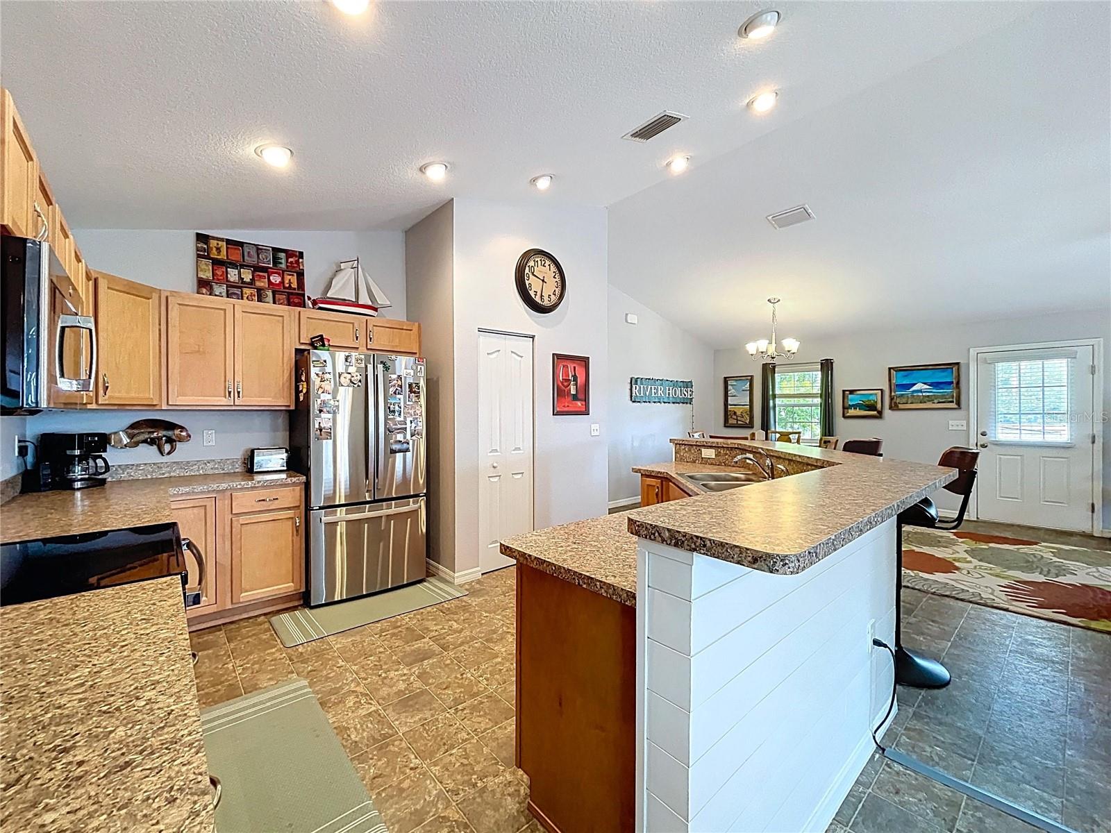 Listing photo id 26 for 3911 Nokomis Point