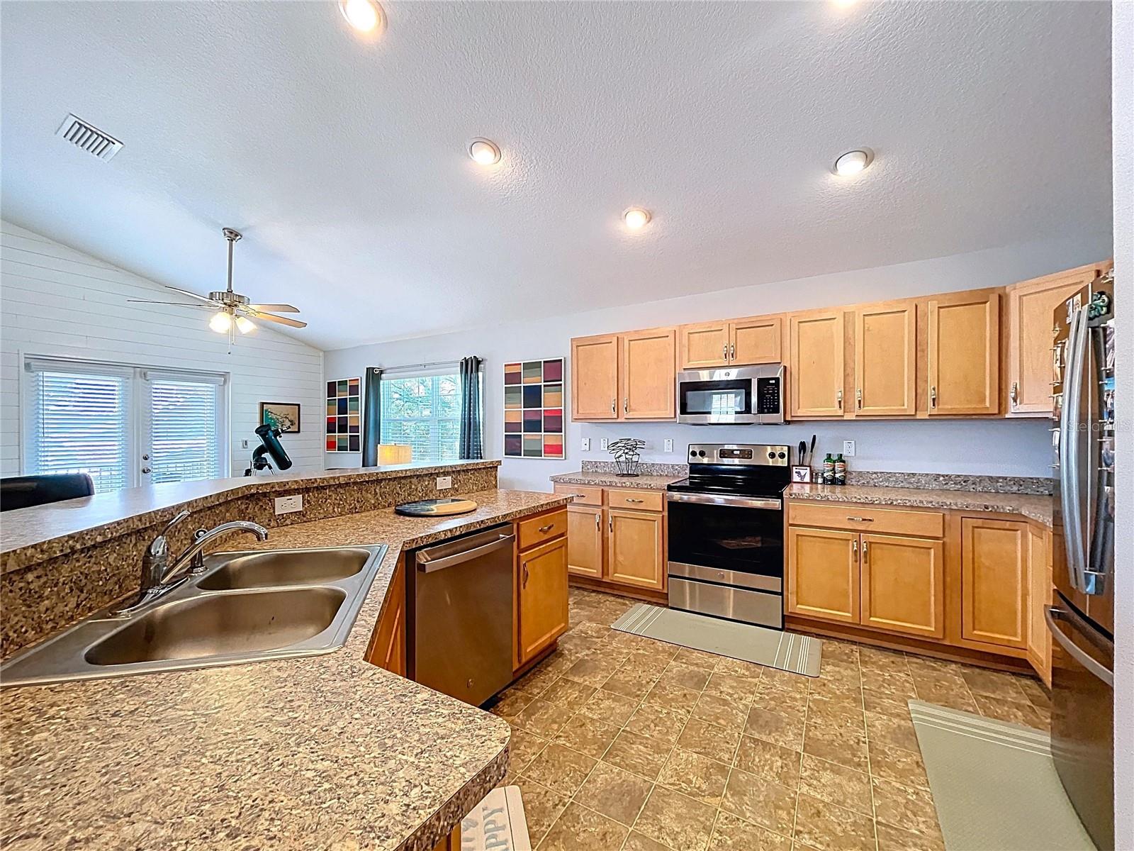 Listing photo id 30 for 3911 Nokomis Point