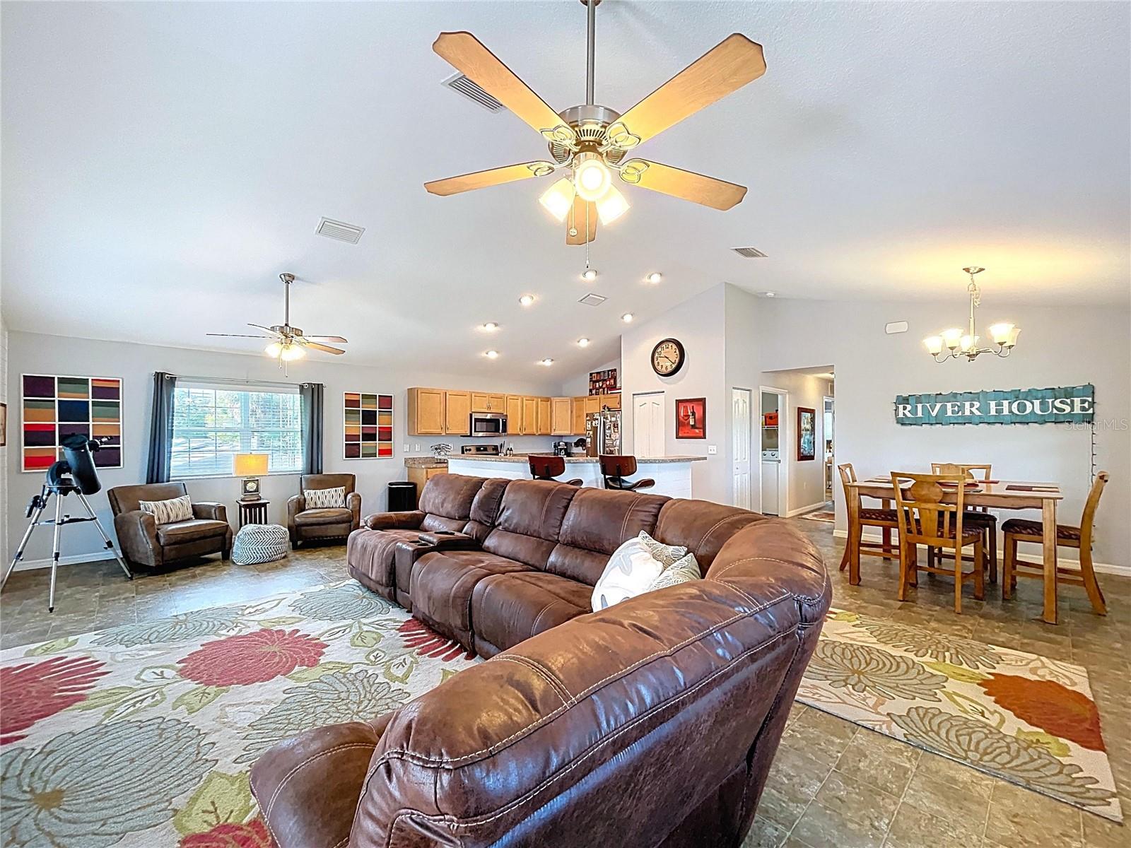 Listing photo id 32 for 3911 Nokomis Point