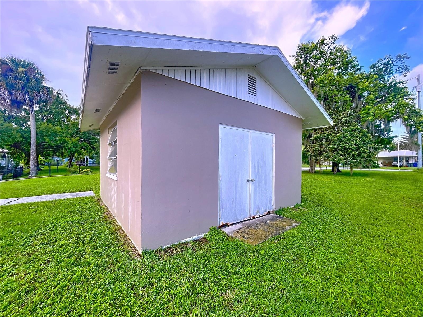 Listing photo id 59 for 3911 Nokomis Point