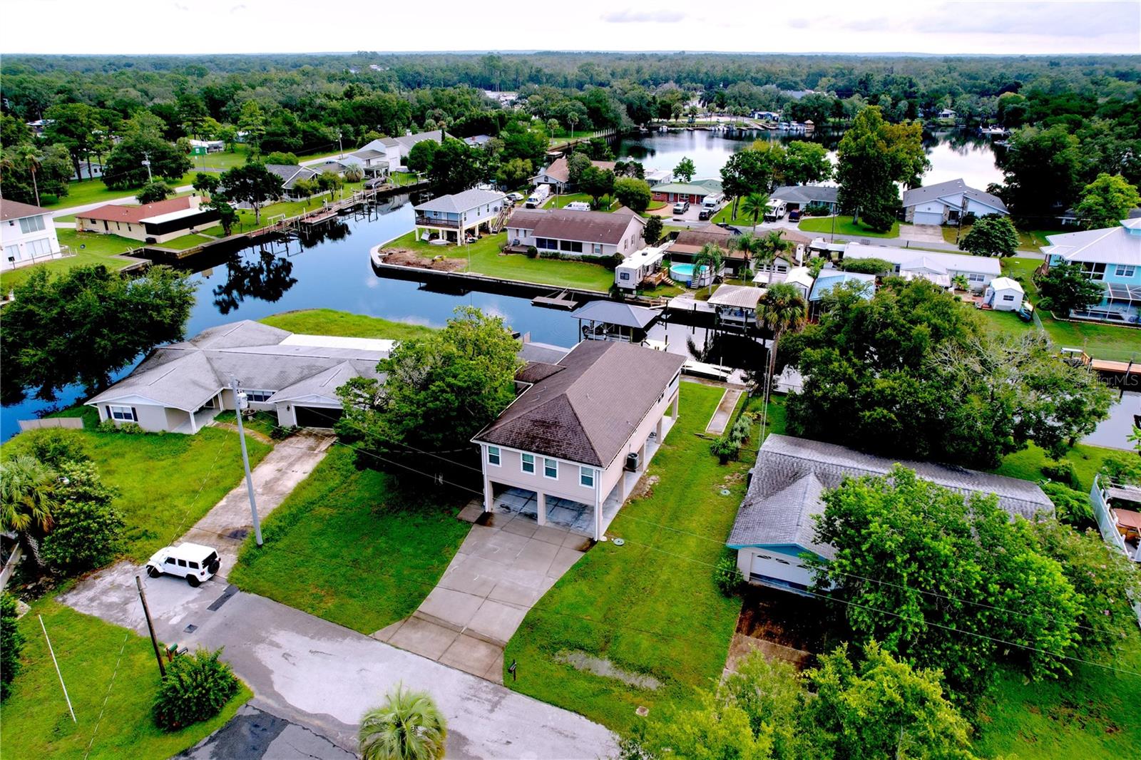 Listing photo id 83 for 3911 Nokomis Point