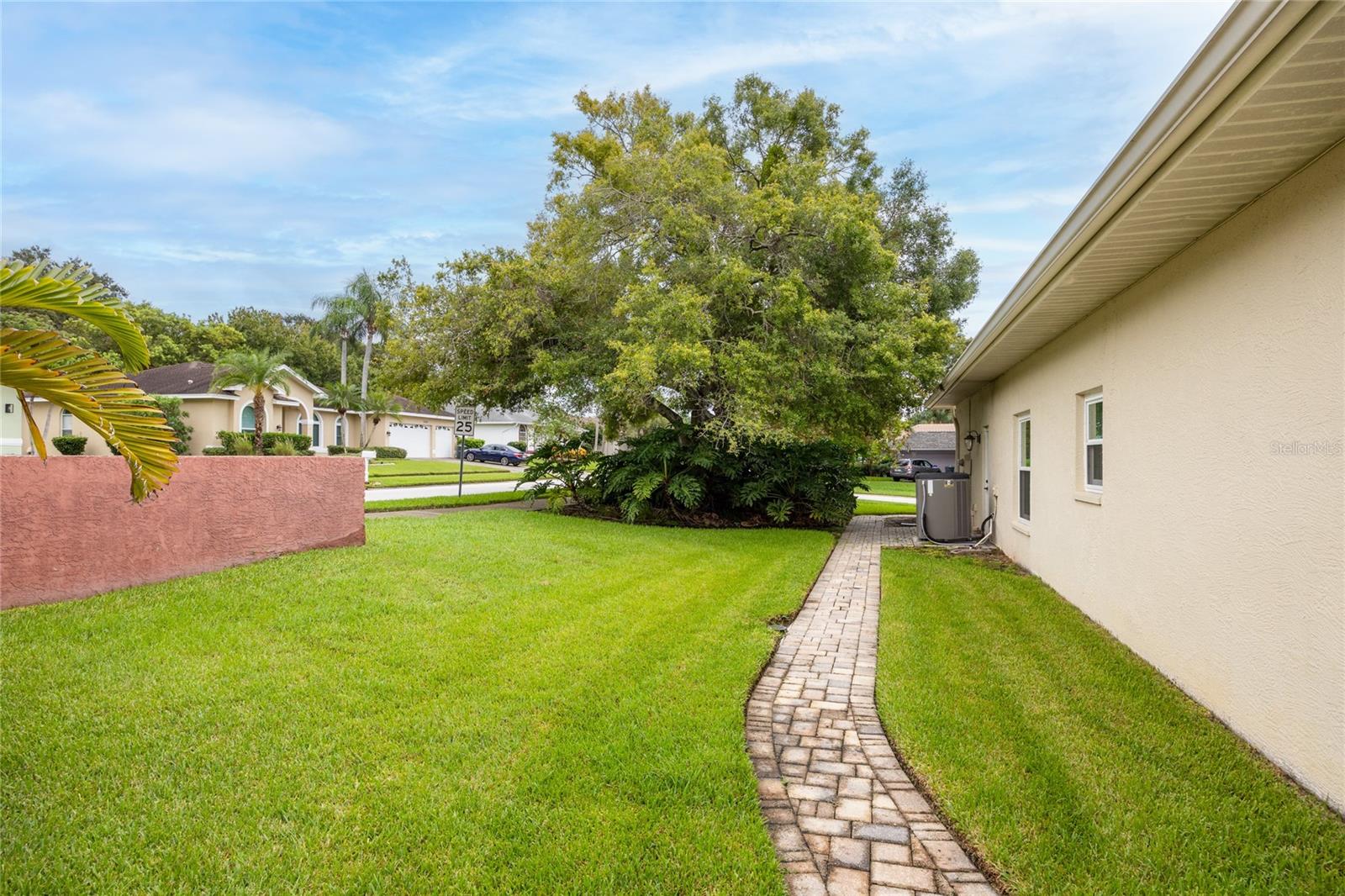 Image 37 of 41 For 1988 Dunbrody Ct