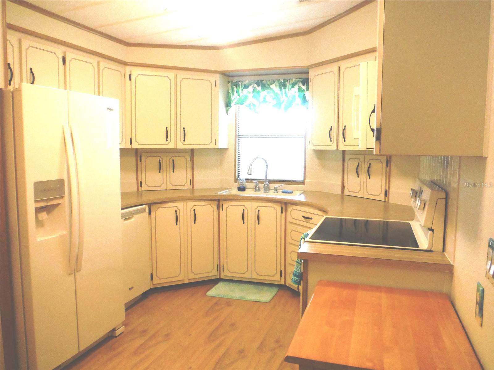 Image 4 of 40 For 165 Pinewood Terrace 108