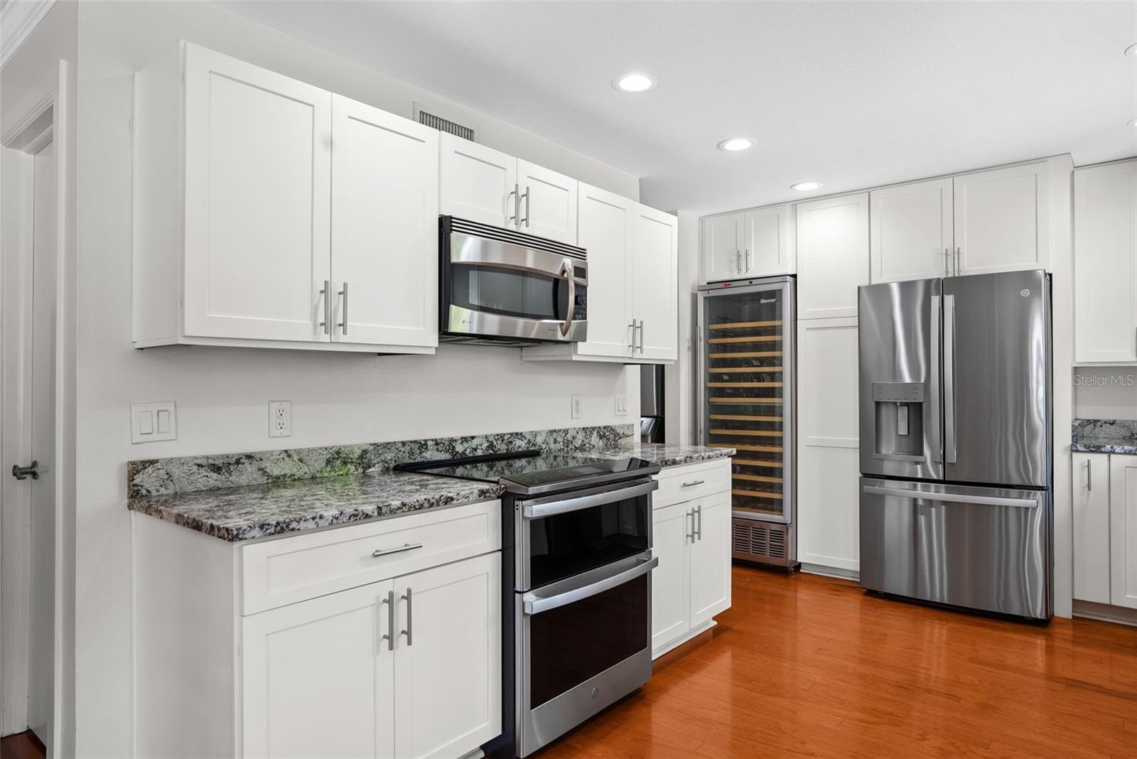 Image 16 of 47 For 3114 Knights Avenue