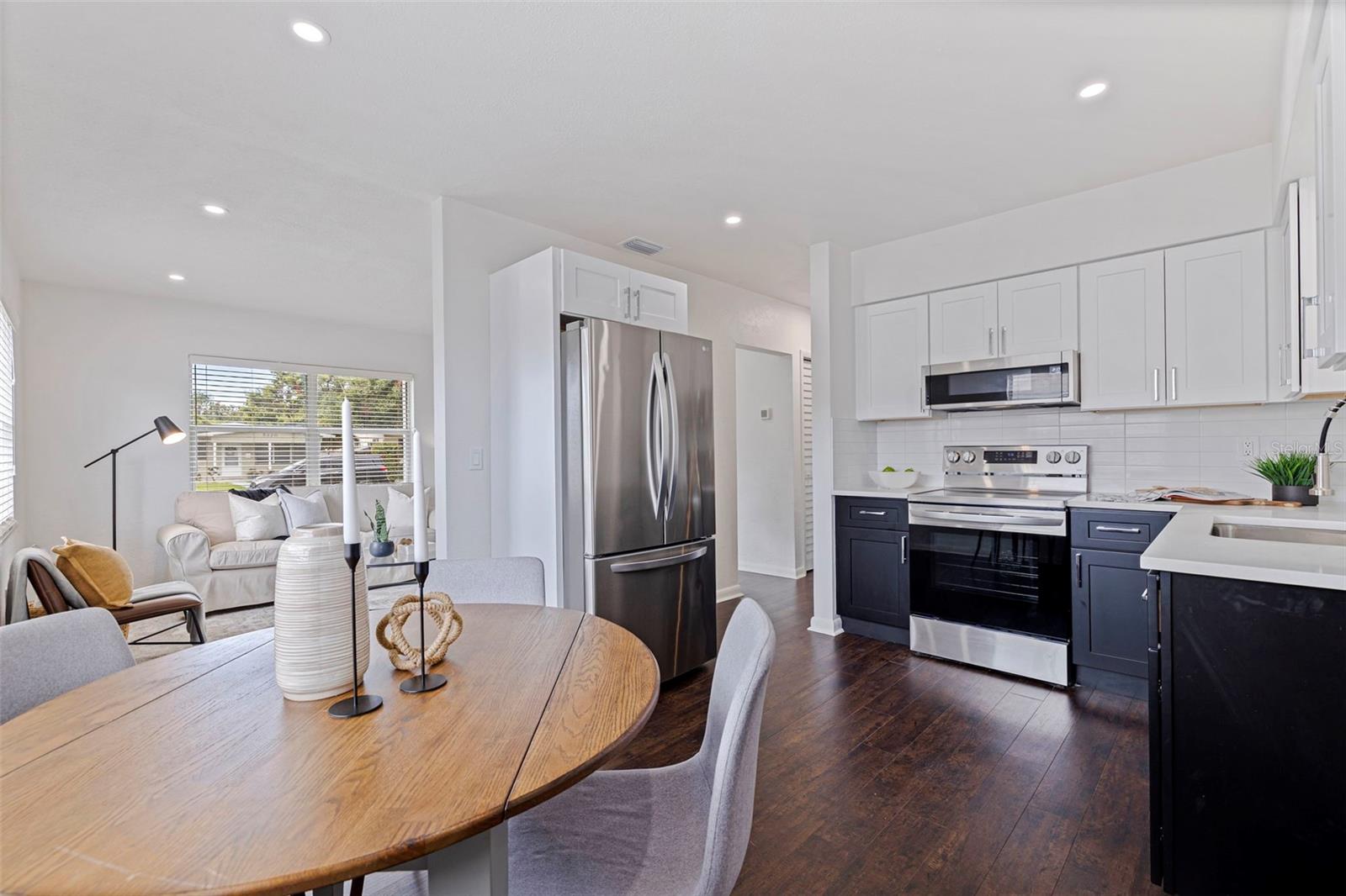 Image 10 of 29 For 5221 4th Avenue N