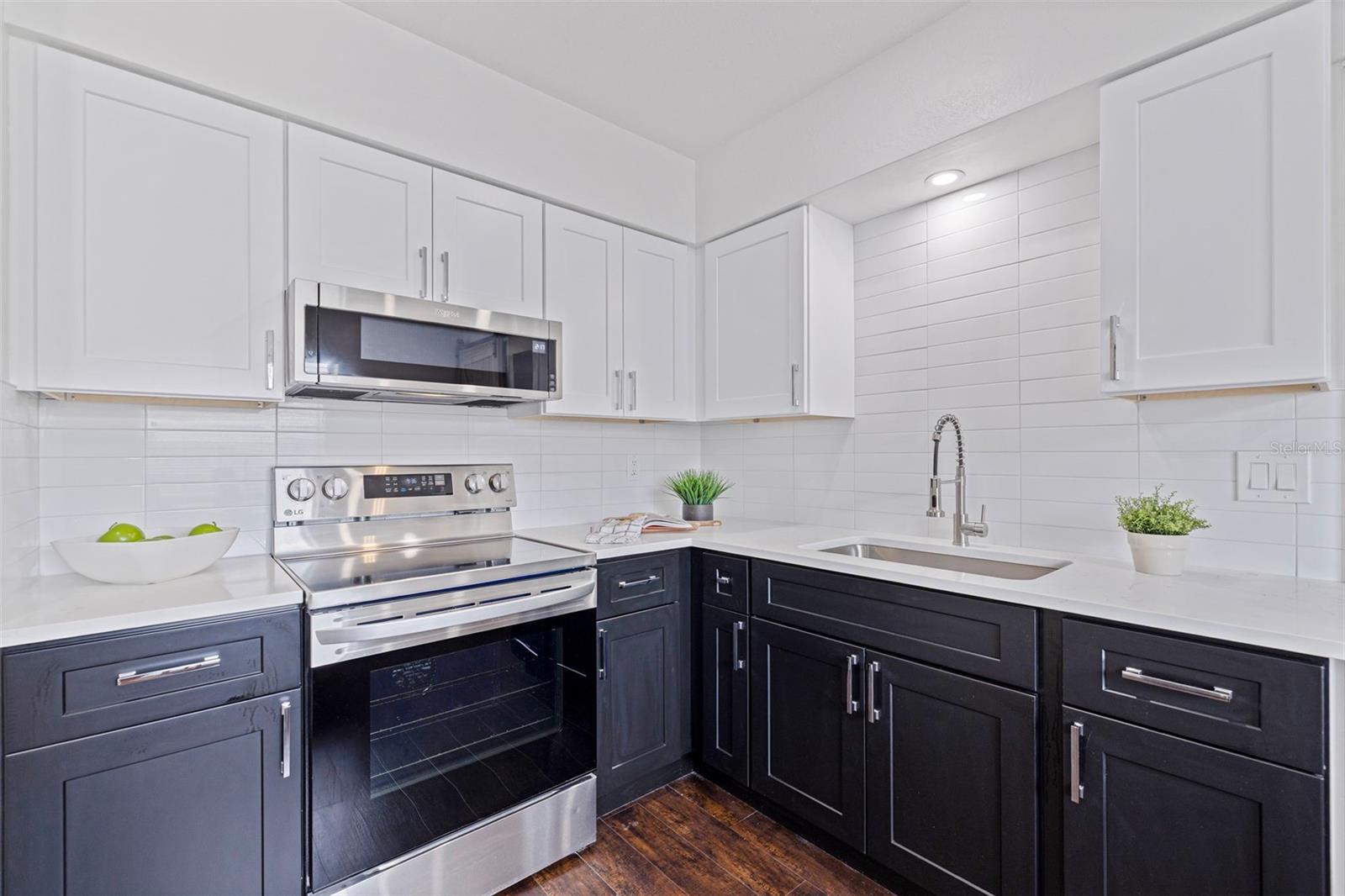Image 11 of 29 For 5221 4th Avenue N