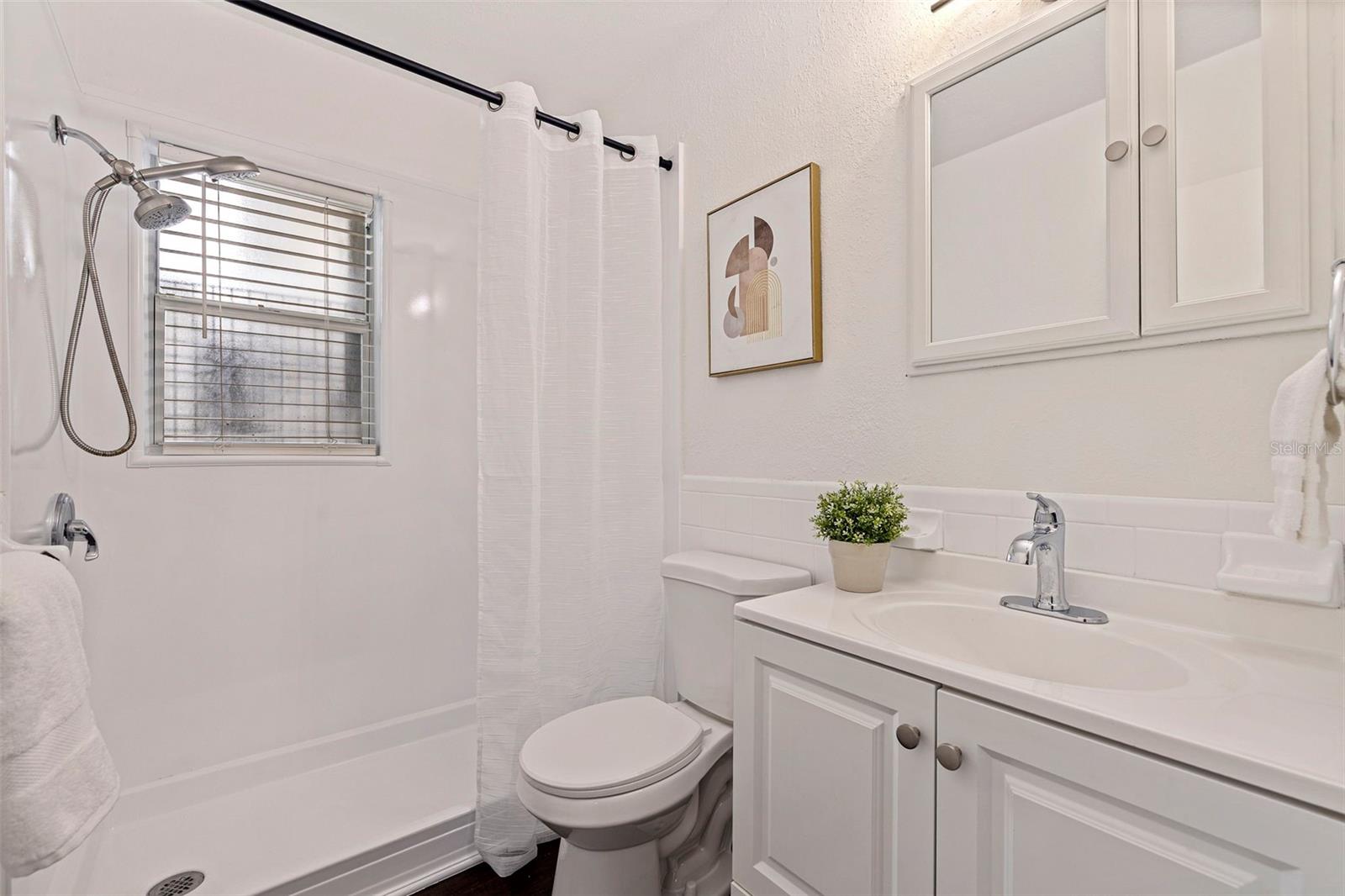 Image 20 of 29 For 5221 4th Avenue N