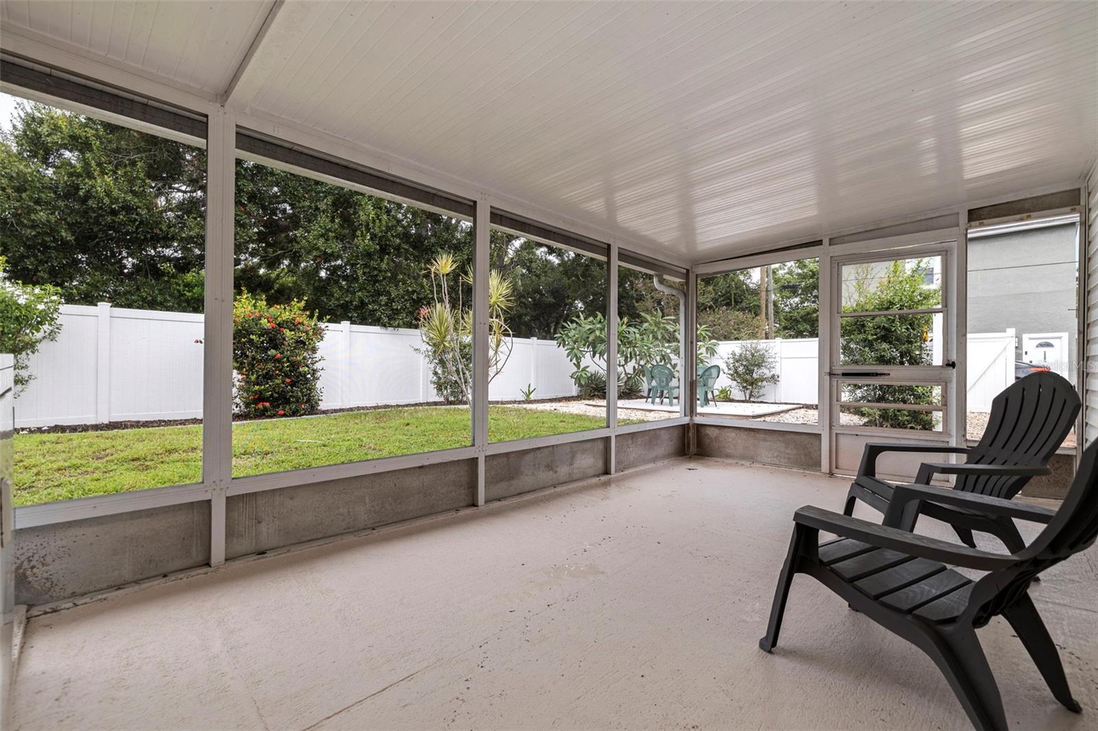 Image 23 of 29 For 5221 4th Avenue N