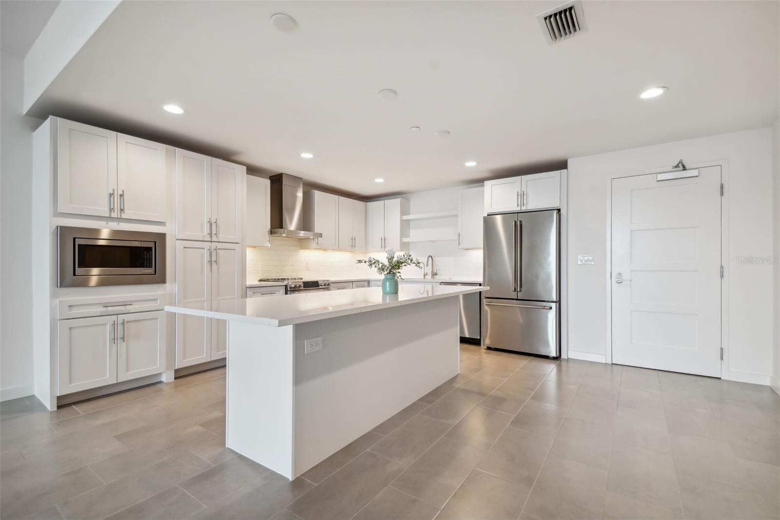 Image 4 of 32 For 920 Osceola Avenue 304