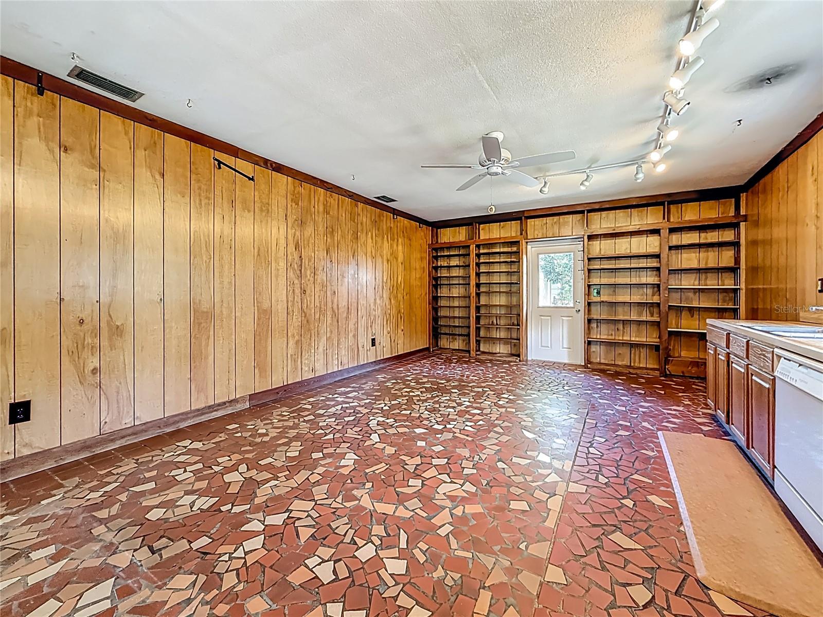 Image 11 of 36 For 1015 Willowbranch Avenue