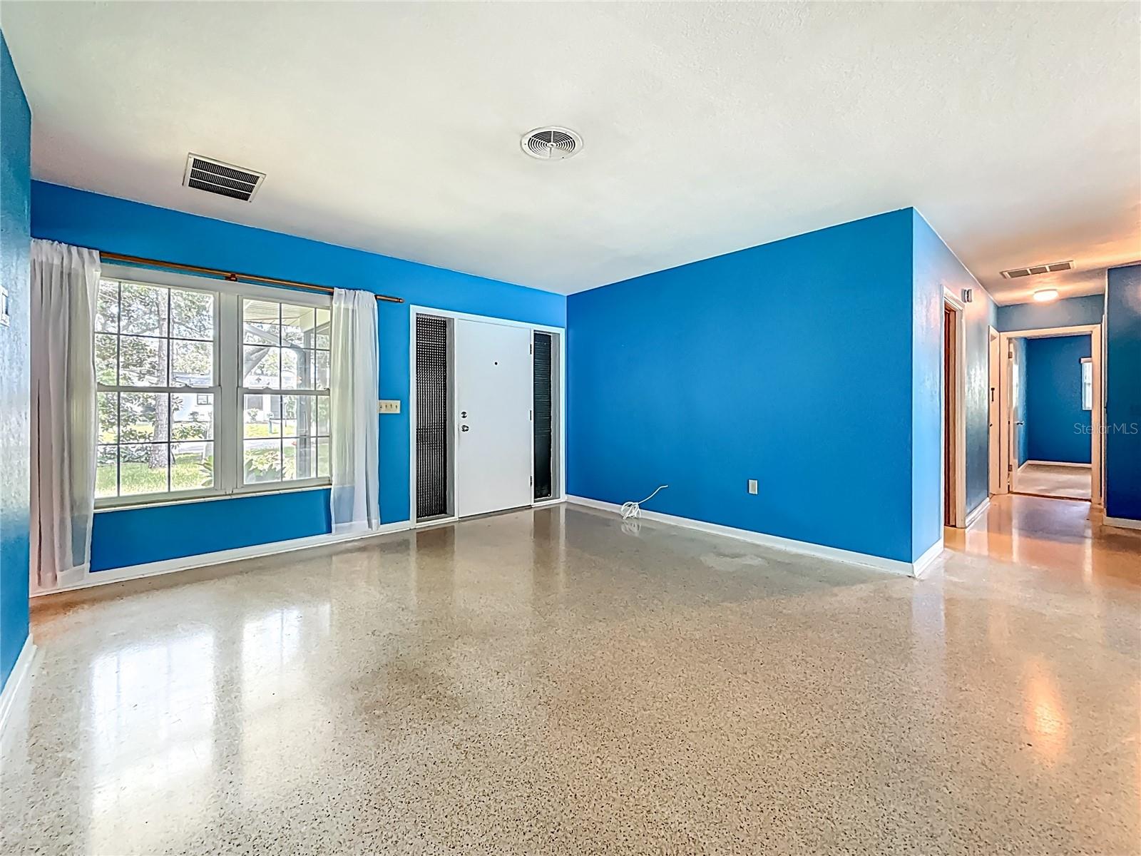 Image 5 of 36 For 1015 Willowbranch Avenue