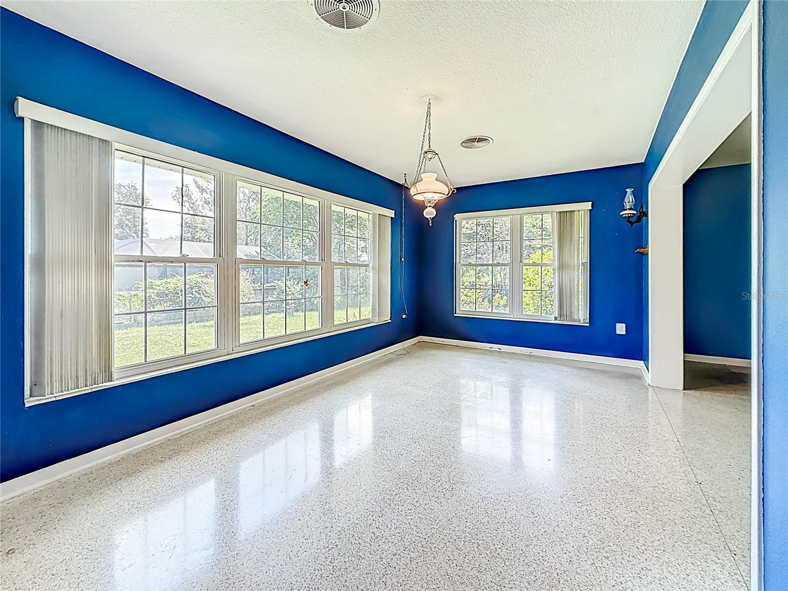Image 9 of 36 For 1015 Willowbranch Avenue