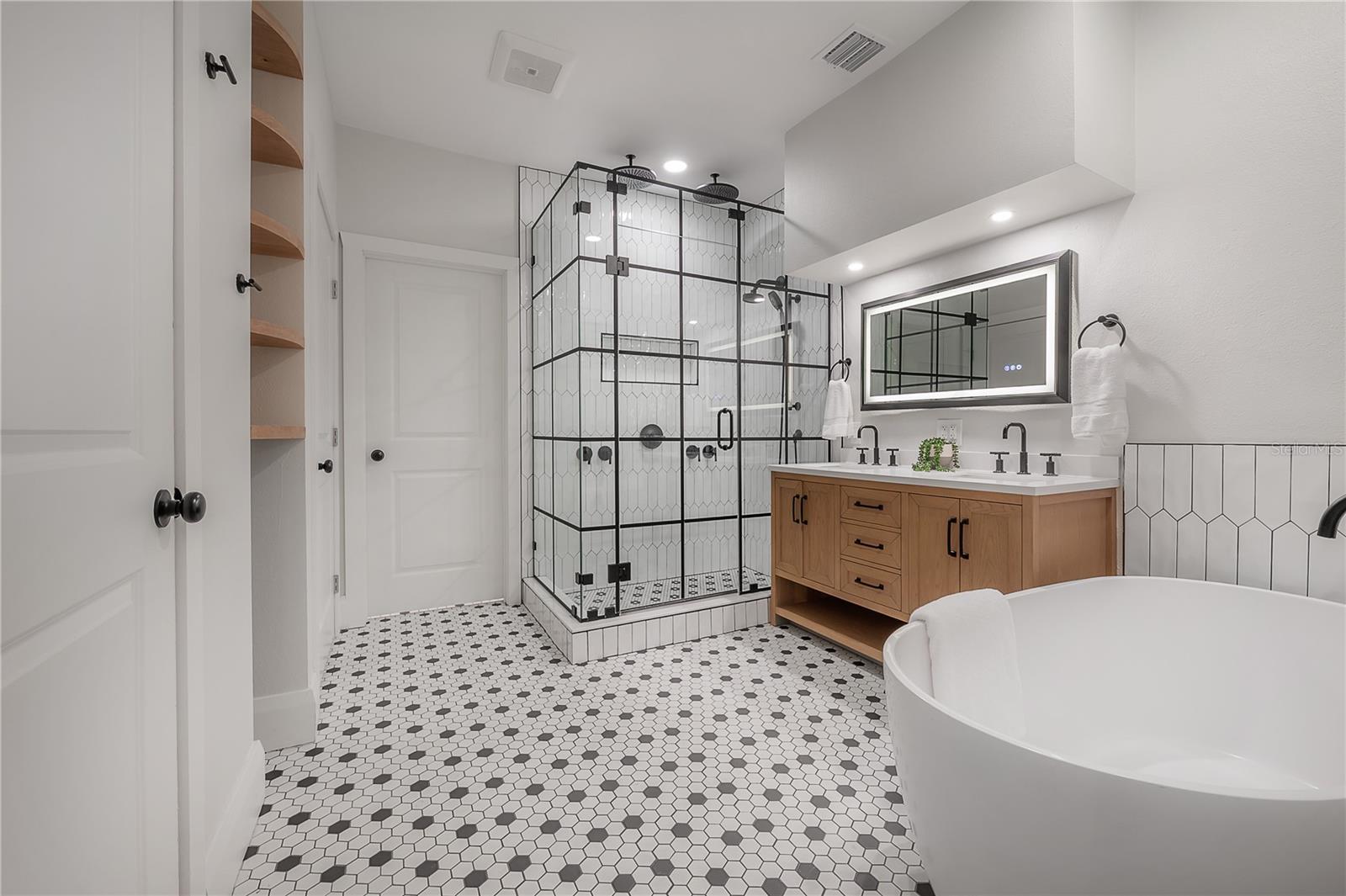 Image 10 of 46 For 213 Comanche Avenue
