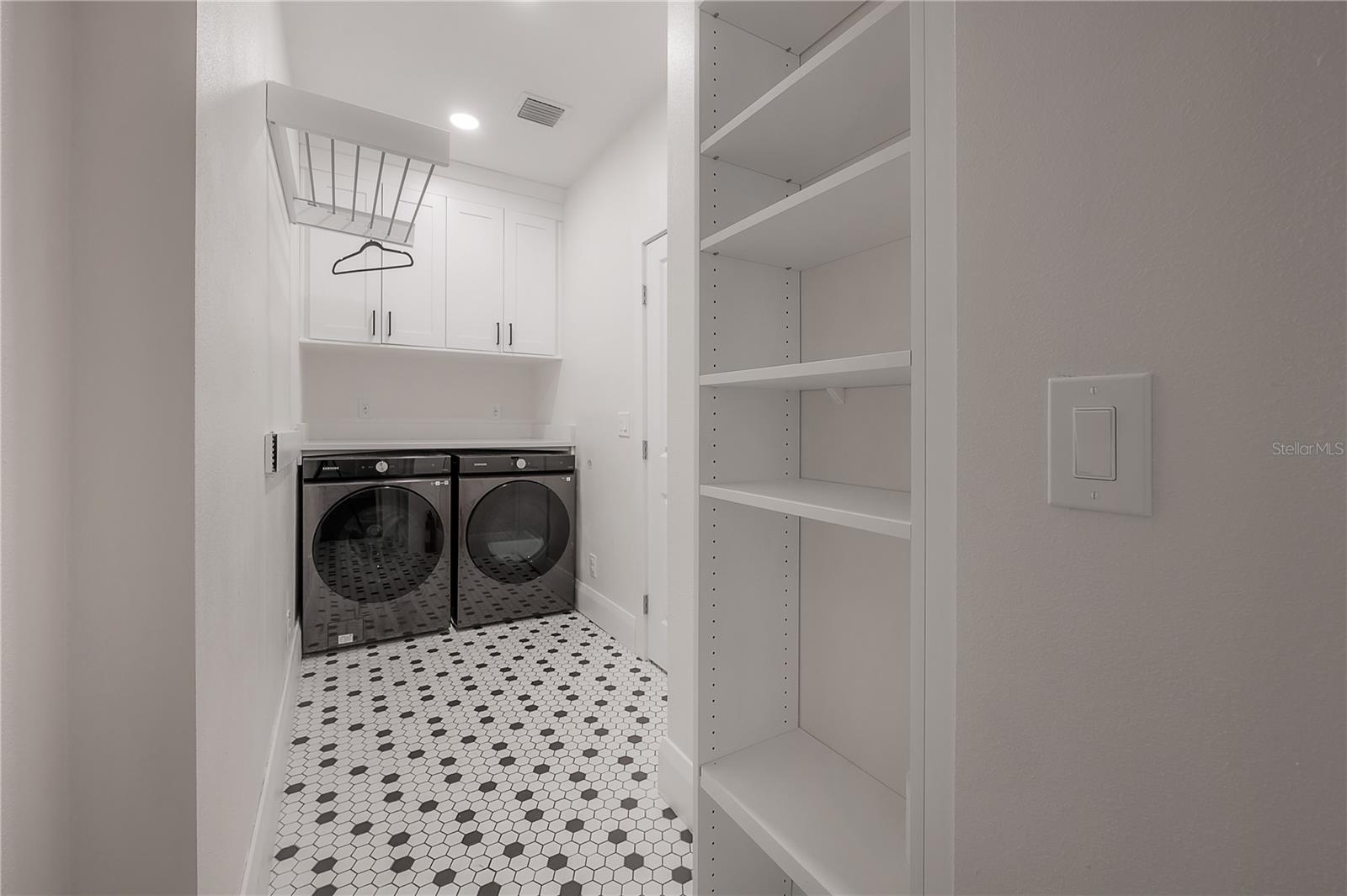 Image 37 of 46 For 213 Comanche Avenue