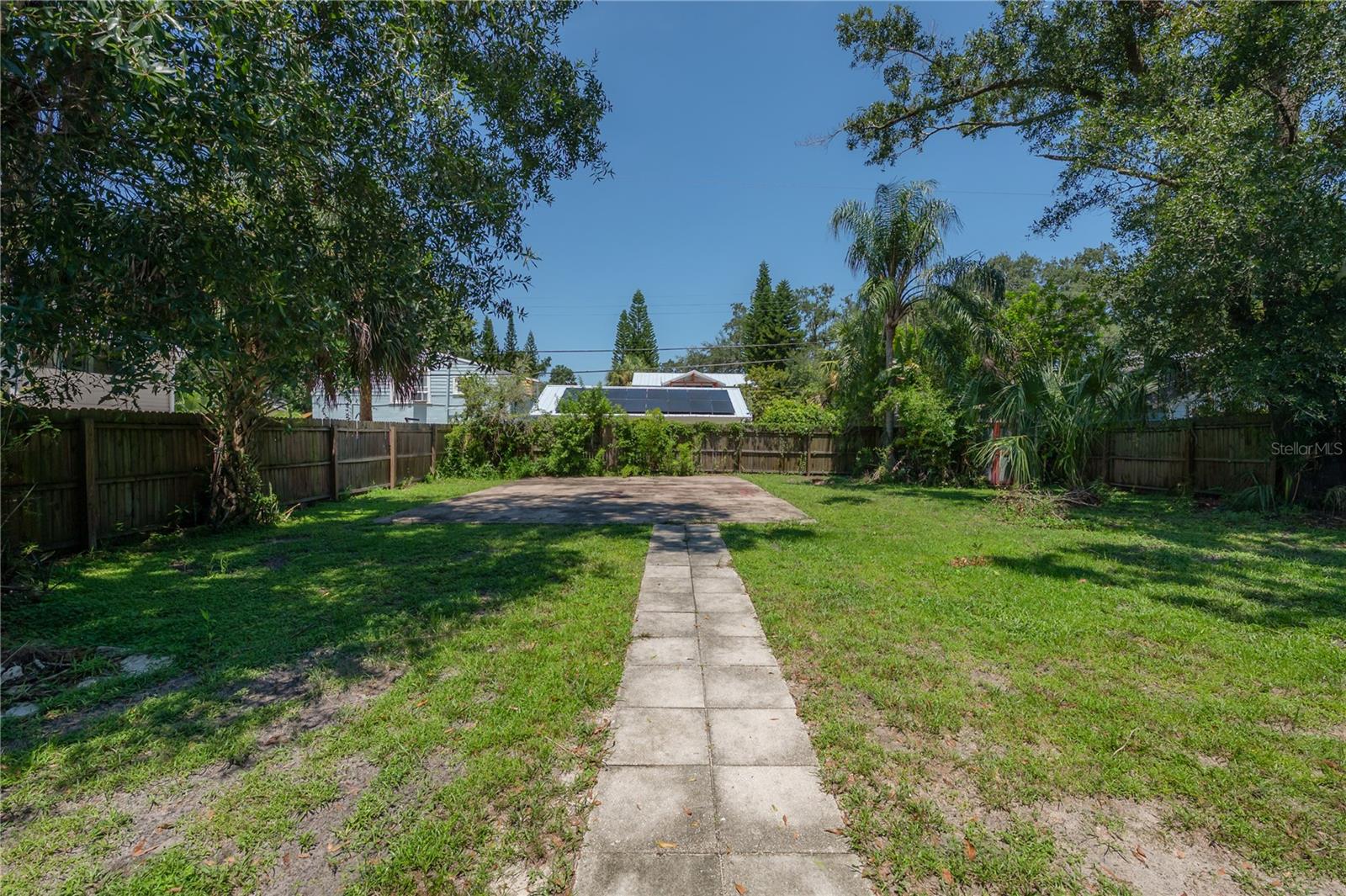 Image 39 of 46 For 213 Comanche Avenue