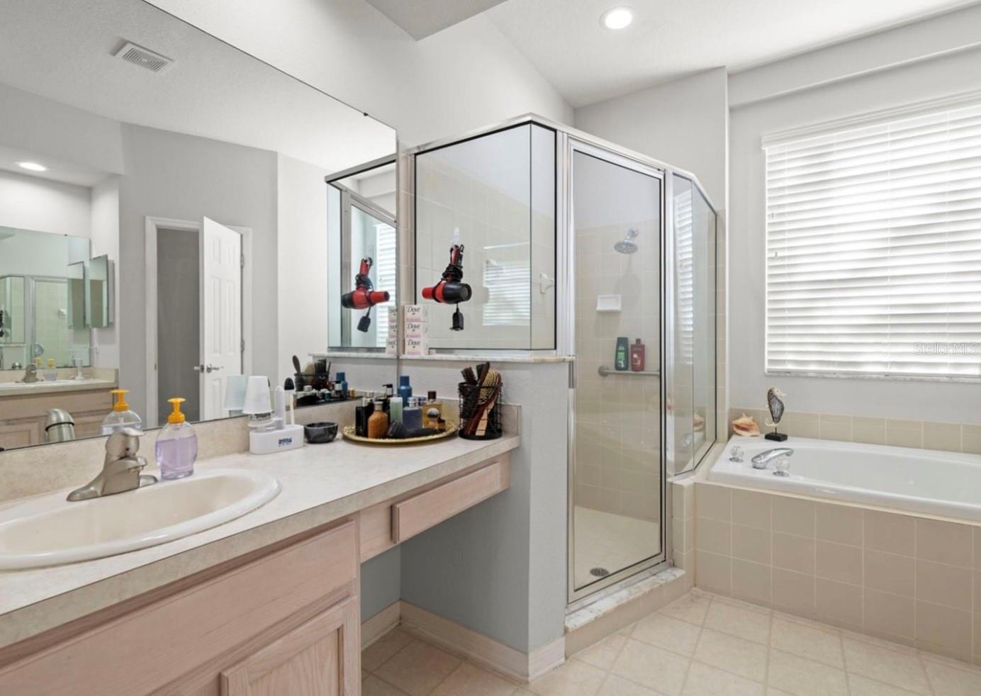 Listing photo id 13 for 19104 Cellini Place