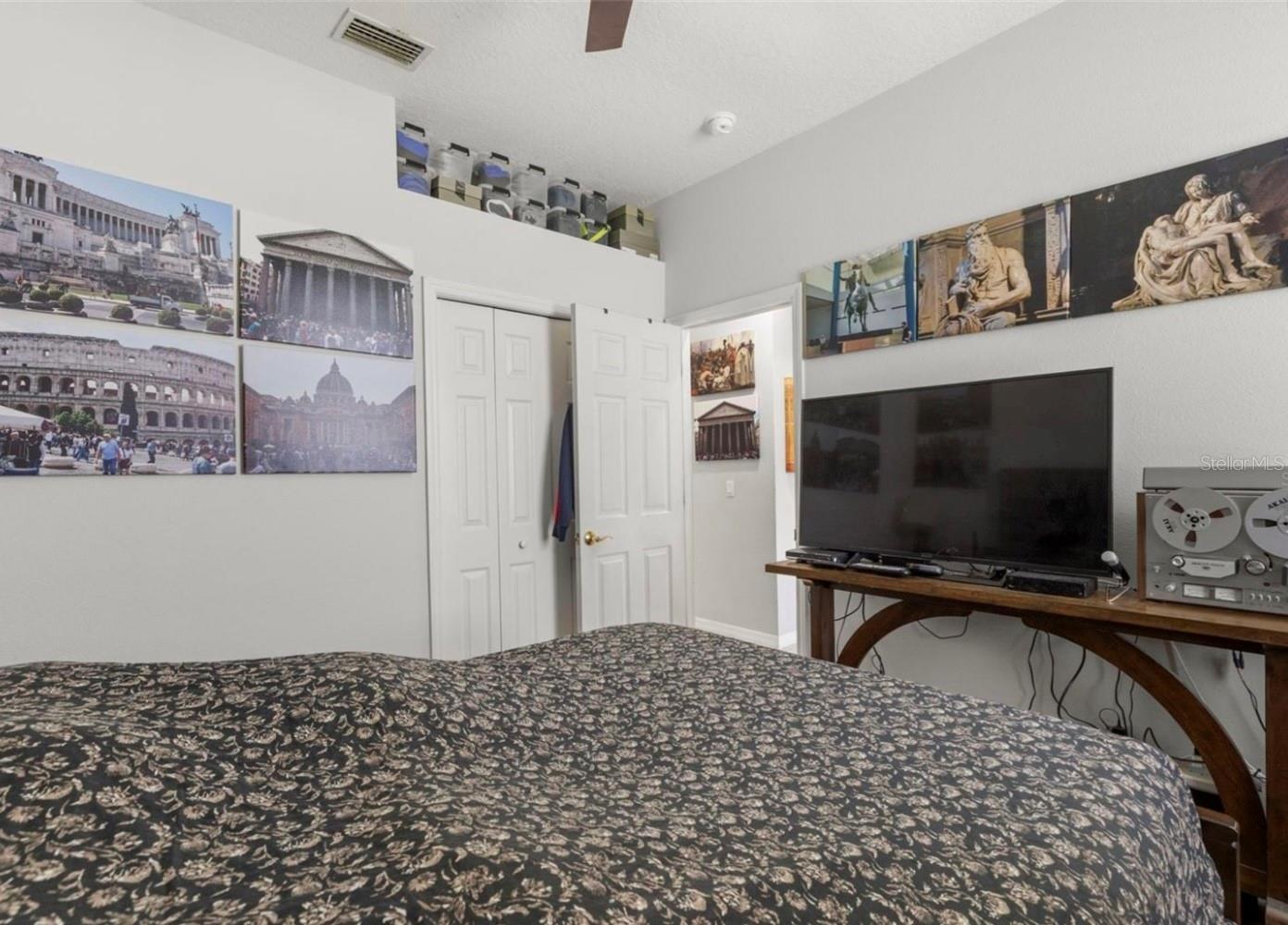Listing photo id 18 for 19104 Cellini Place