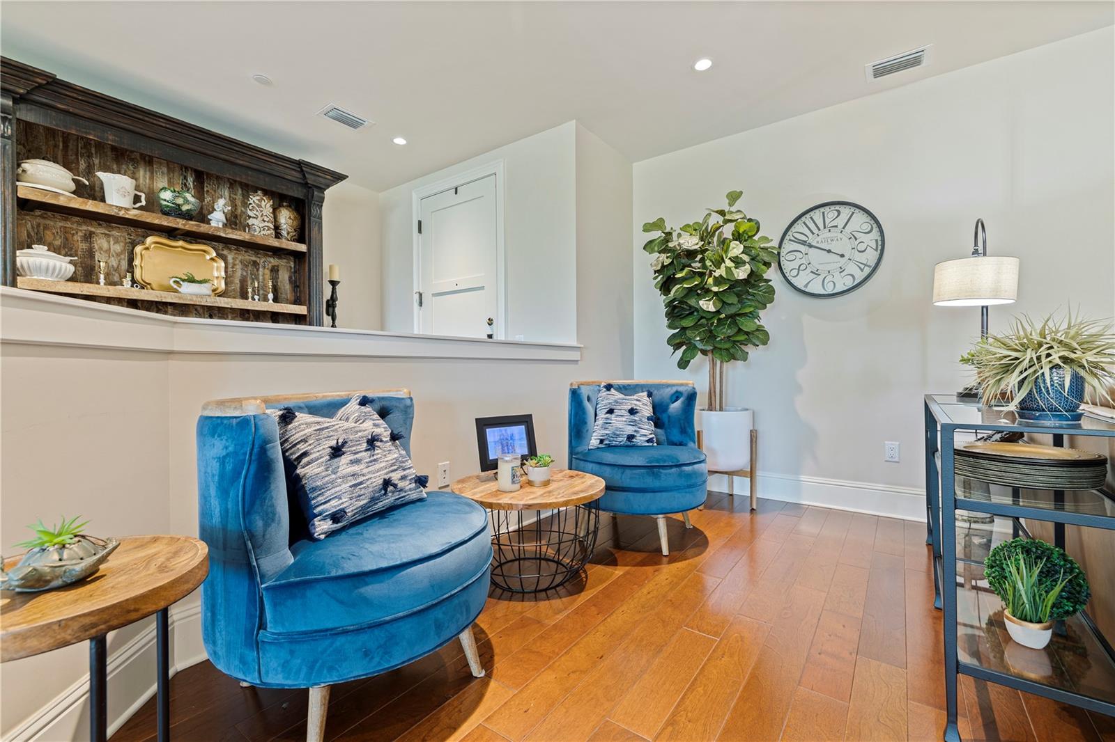 Image 6 of 46 For 85 Belleview Boulevard 204